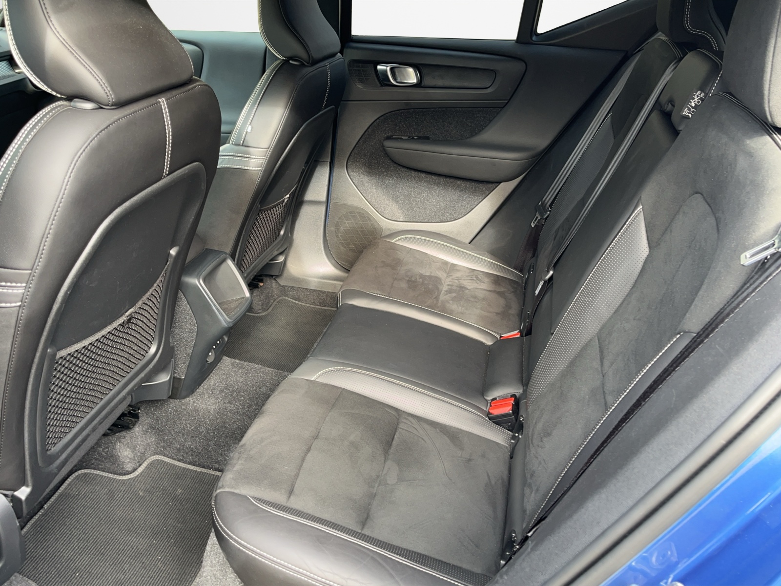 VOLVO XC40 T4 AWD R-Design Geartronic-image-11