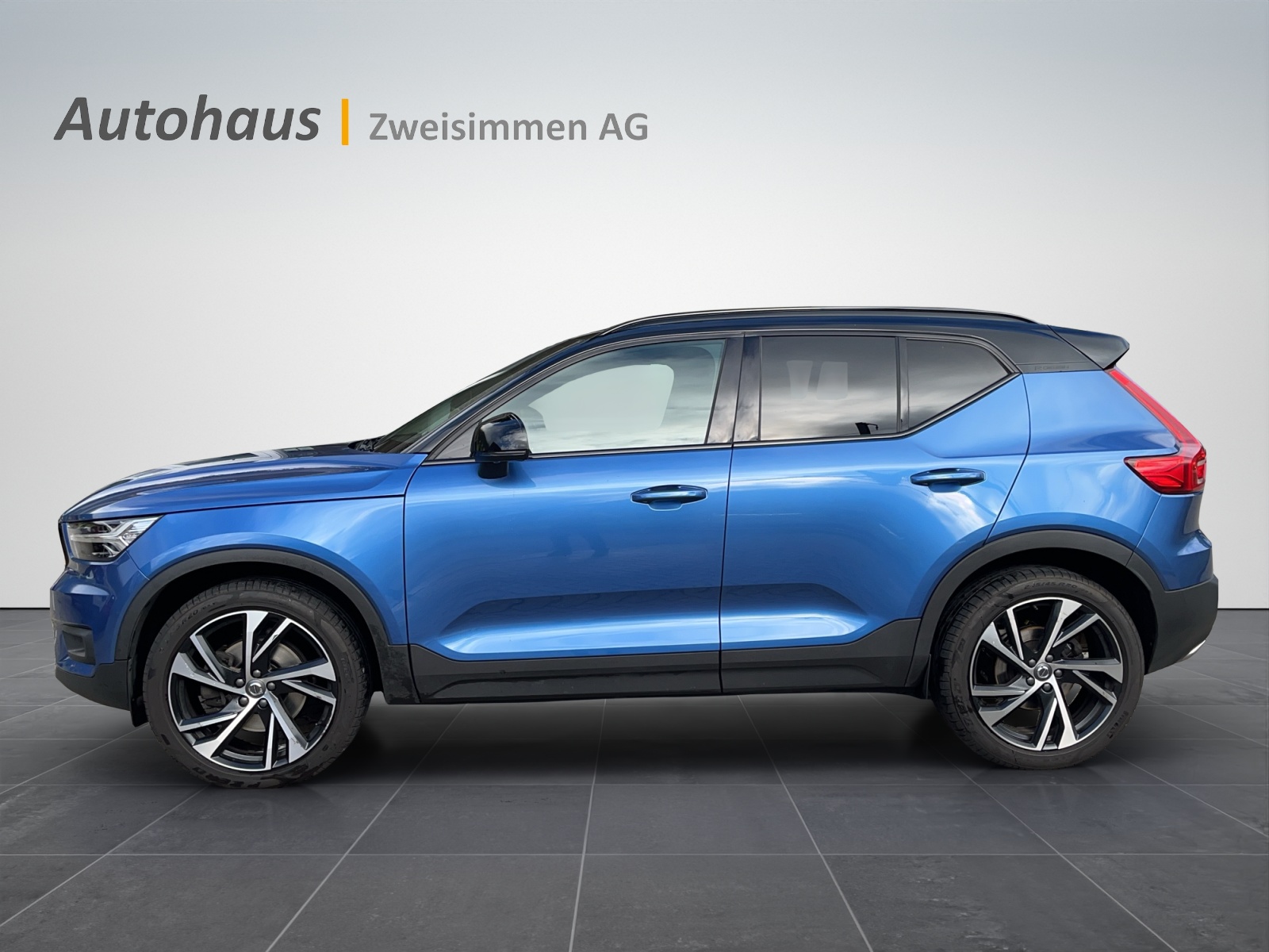 VOLVO XC40 T4 AWD R-Design Geartronic-showroom-element-1