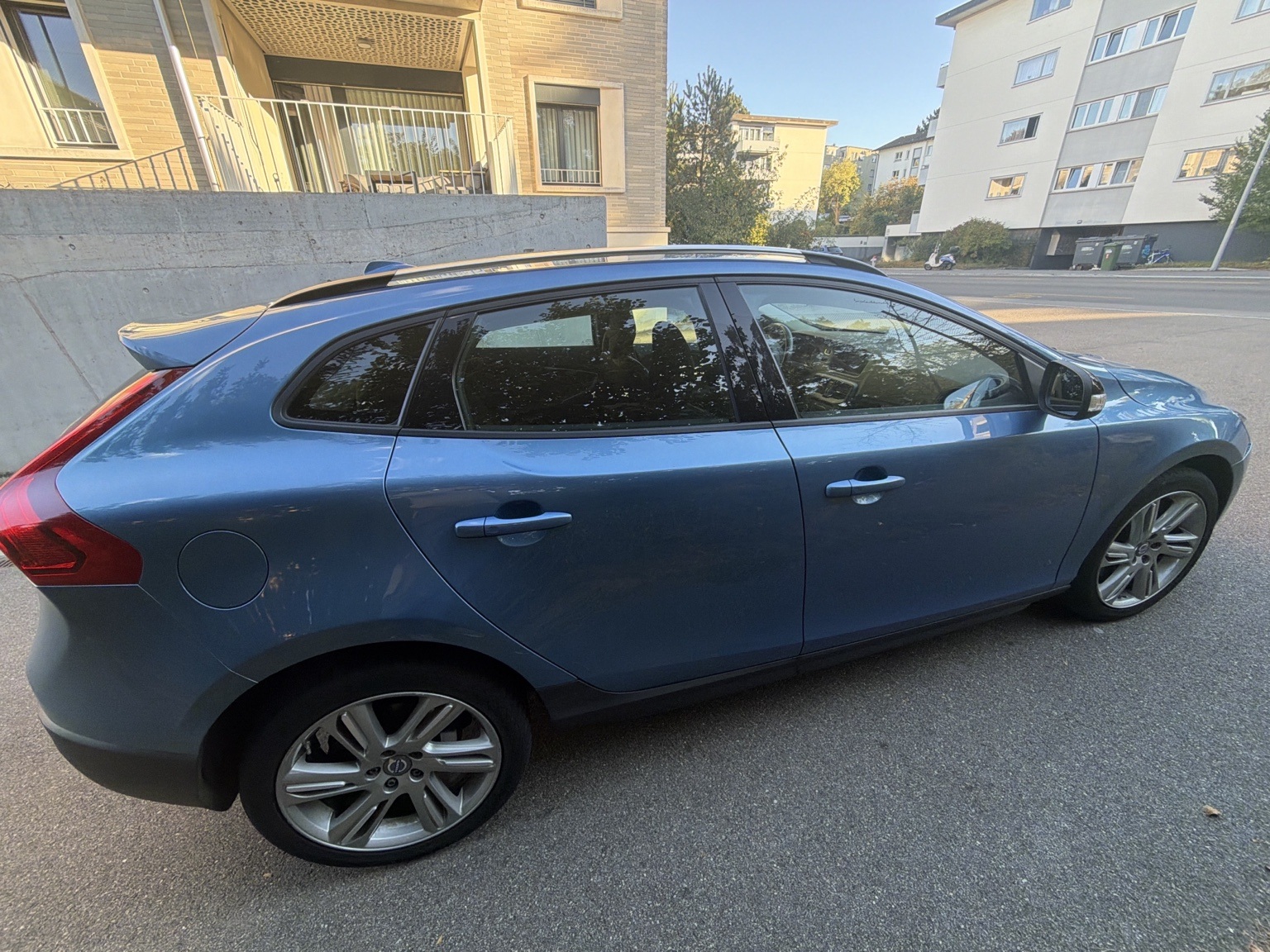 VOLVO Cross Country D3 Geartronic-image-1