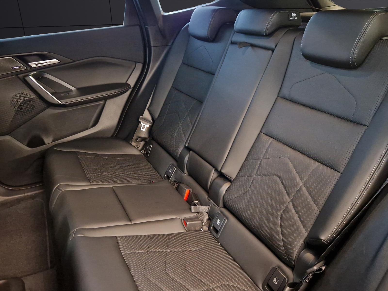 BMW X1 30e xDrive-image-11
