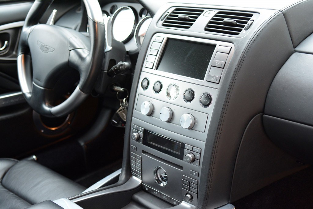 ASTON MARTIN Vanquish V12 S 5.9-48-image-4