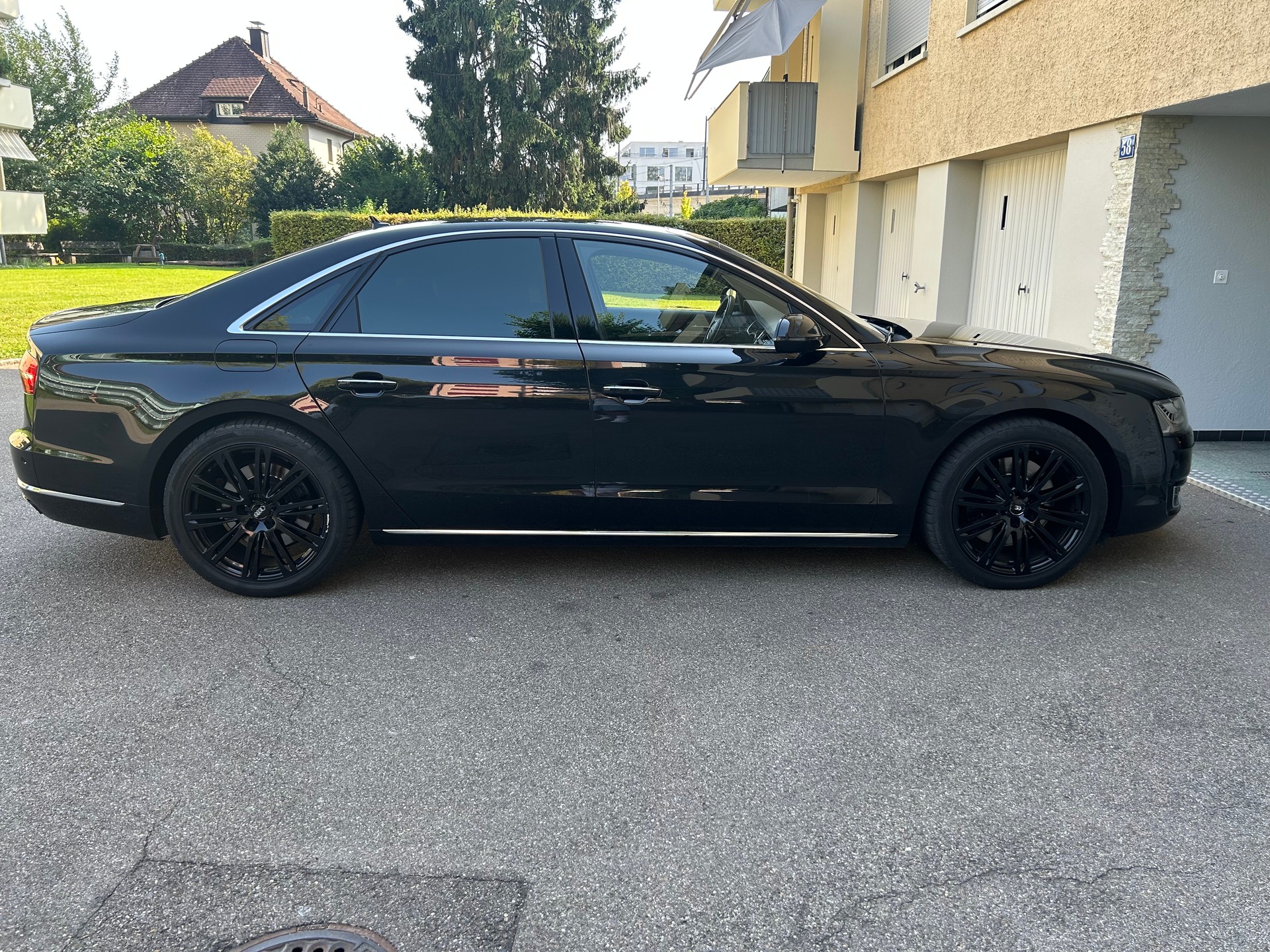 AUDI A8 4.2 TDI quattro tiptronic-image-2