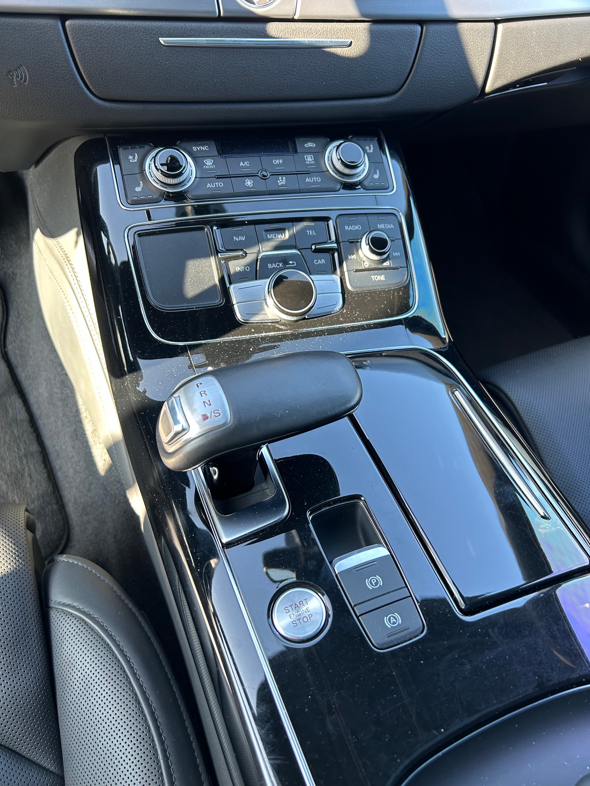 AUDI A8 4.2 TDI quattro tiptronic-image-8