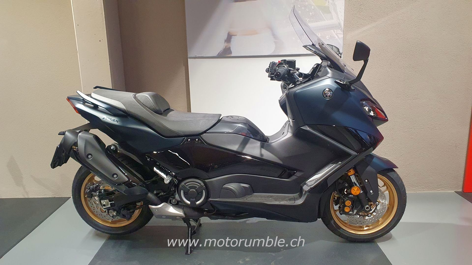 YAMAHA XP560 D TECH MAX