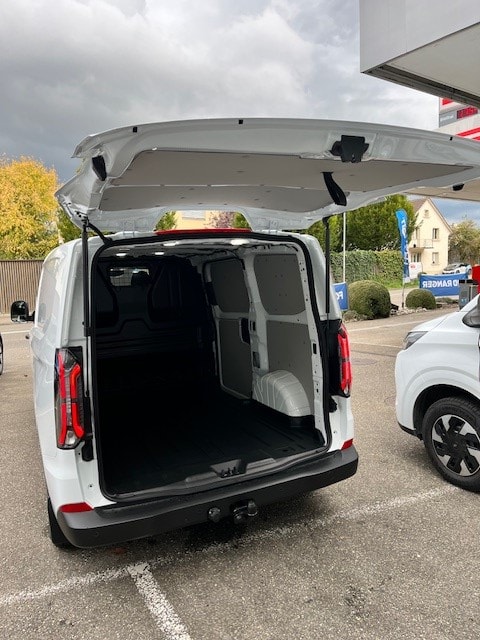 FORD E-Transit Custom Van 320 L1H1 82,5kWh Trend-image-4