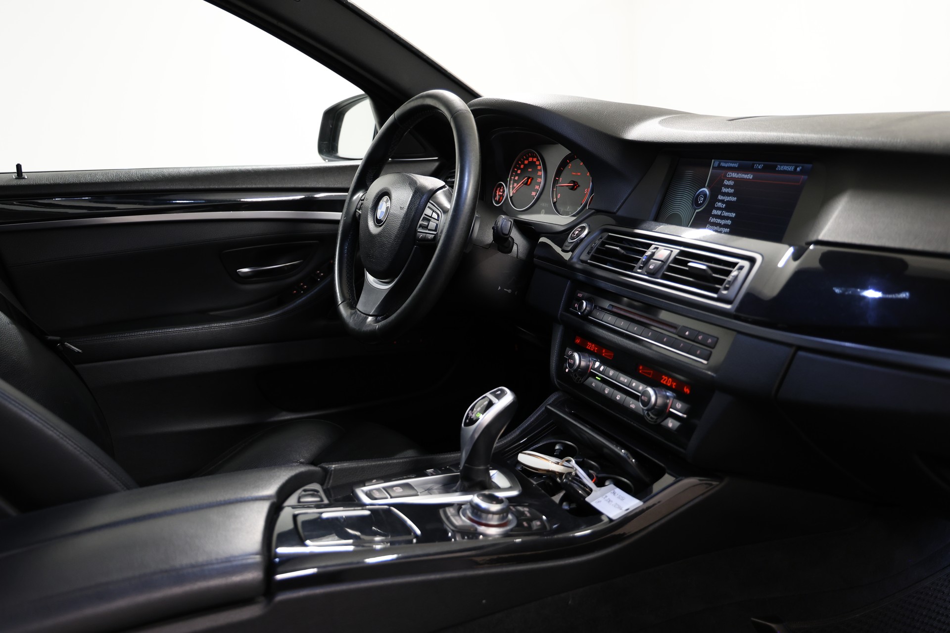 BMW 525d Touring Steptronic frisch ab MFK-image-12