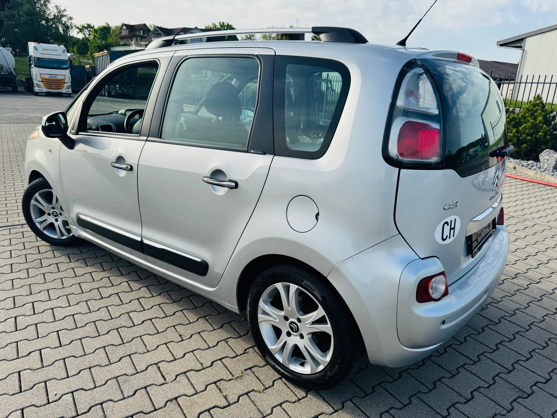 CITROEN C3 Picasso 1.6 HDi Exclusive EGS6-image-3