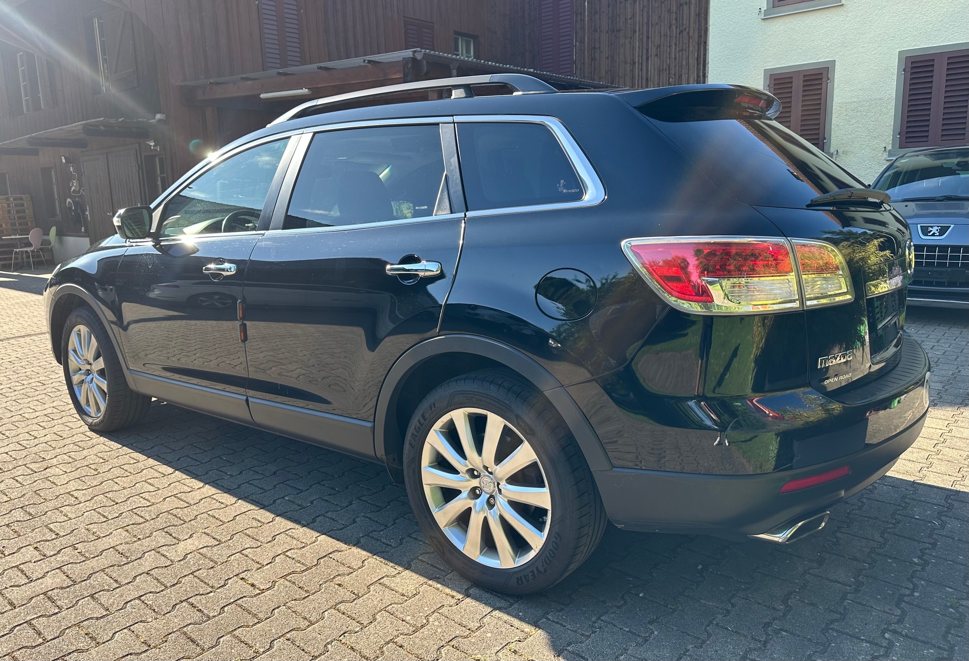 MAZDA CX-9-image-3