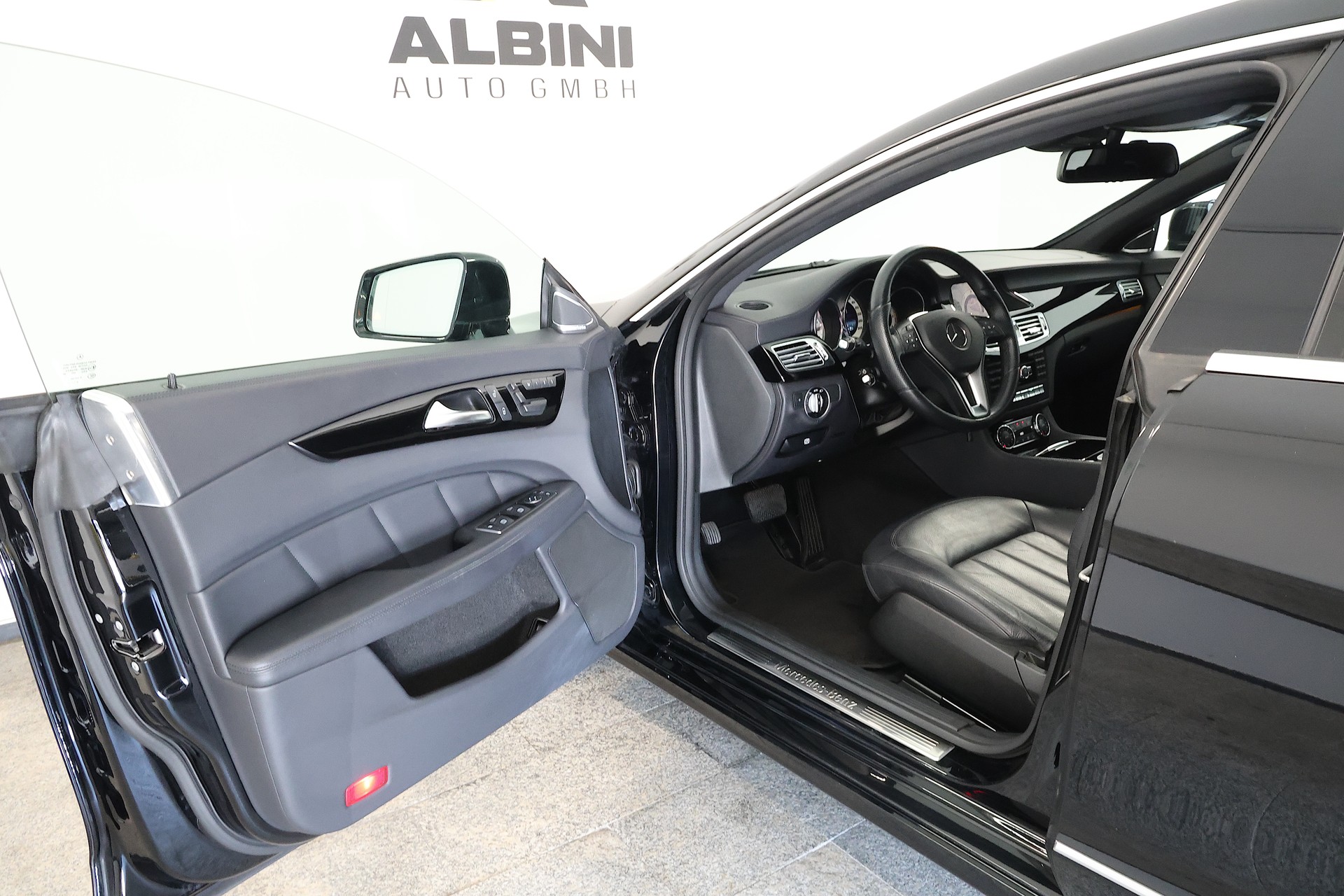 MERCEDES-BENZ CLS Shooting Brake 350 CDI 4Matic 7G-Tronic-image-4