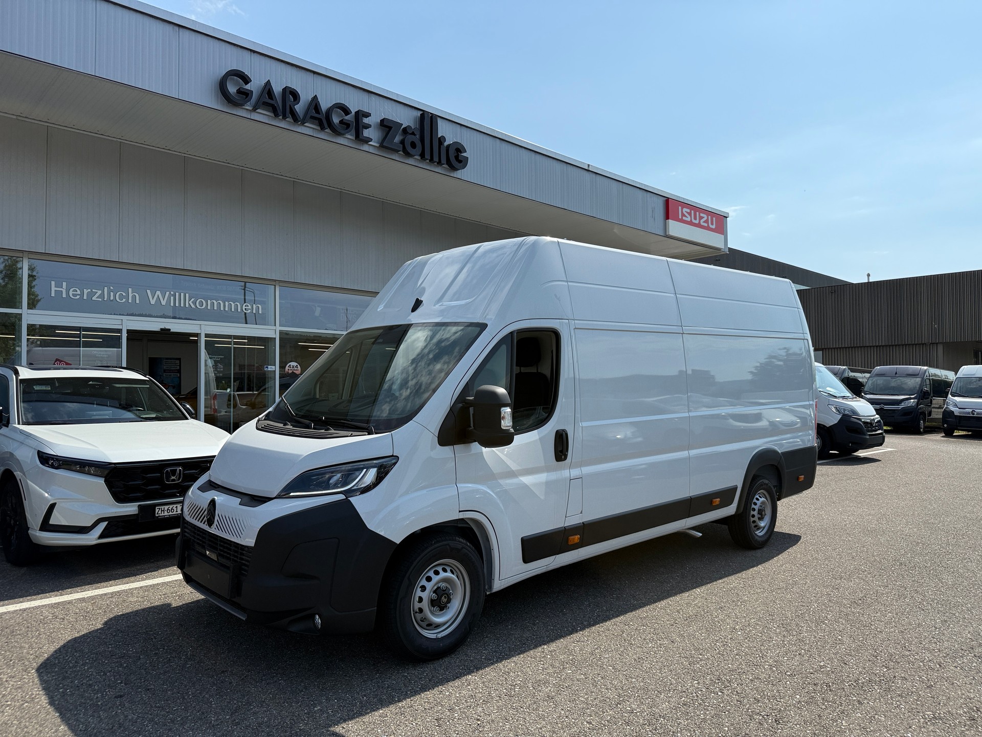CITROEN Jumper 35+ 2.2 BlueHDi 180PS L4H3 EAT8 270° Apple Car-Play alle Assistenten Beste Ausstattung im Angebot. Alle Grössen verfügbar