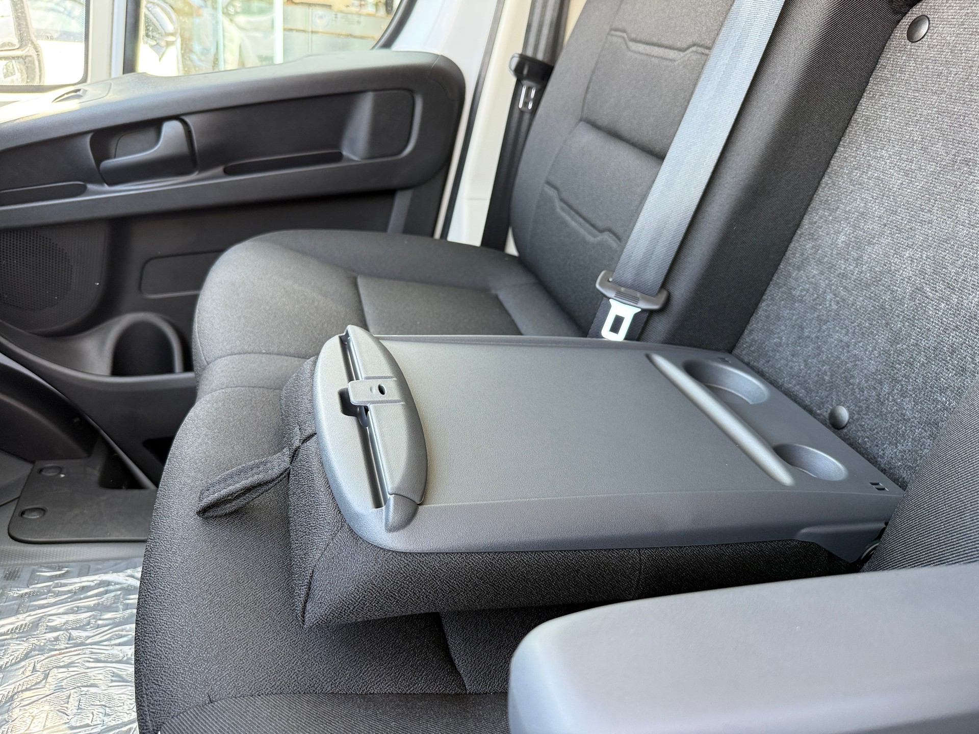 CITROEN Jumper 35+ 2.2 BlueHDi 180PS L4H3 EAT8 270° Apple Car-Play alle Assistenten Beste Ausstattung im Angebot. Alle Grössen verfügbar-image-20