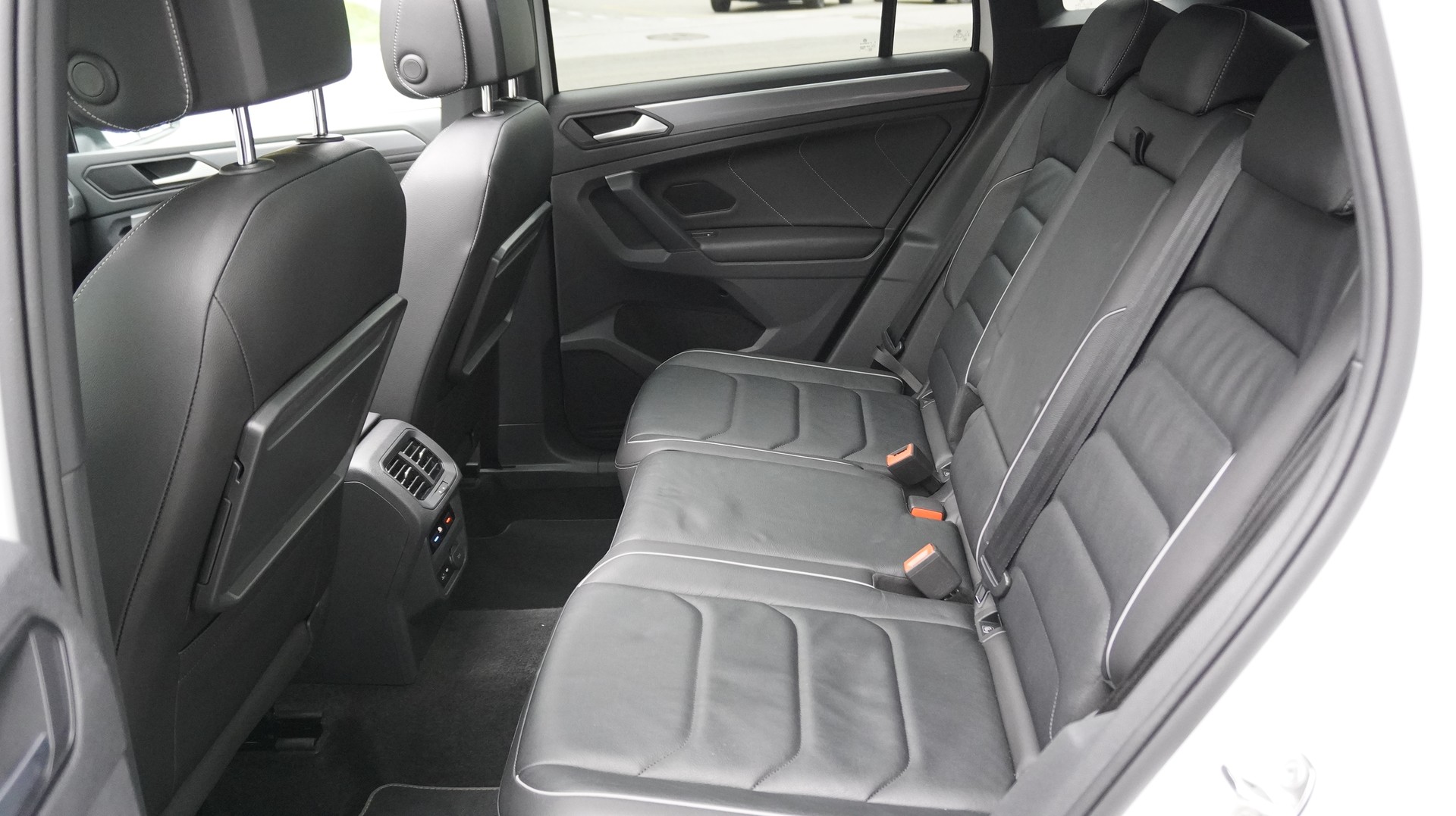 VW Tiguan 2.0TSI Highline 4Motion DSG-image-4