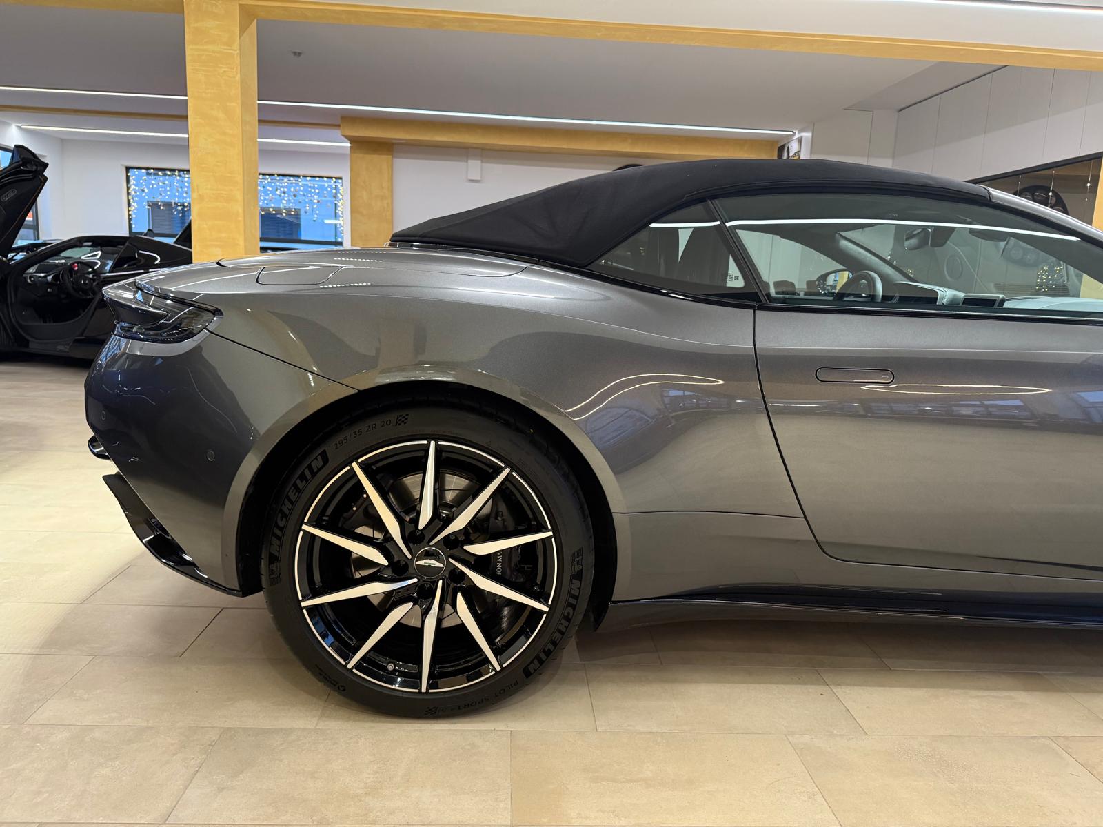 ASTON MARTIN DB11 V8 Volante Touchtronic 3-image-10