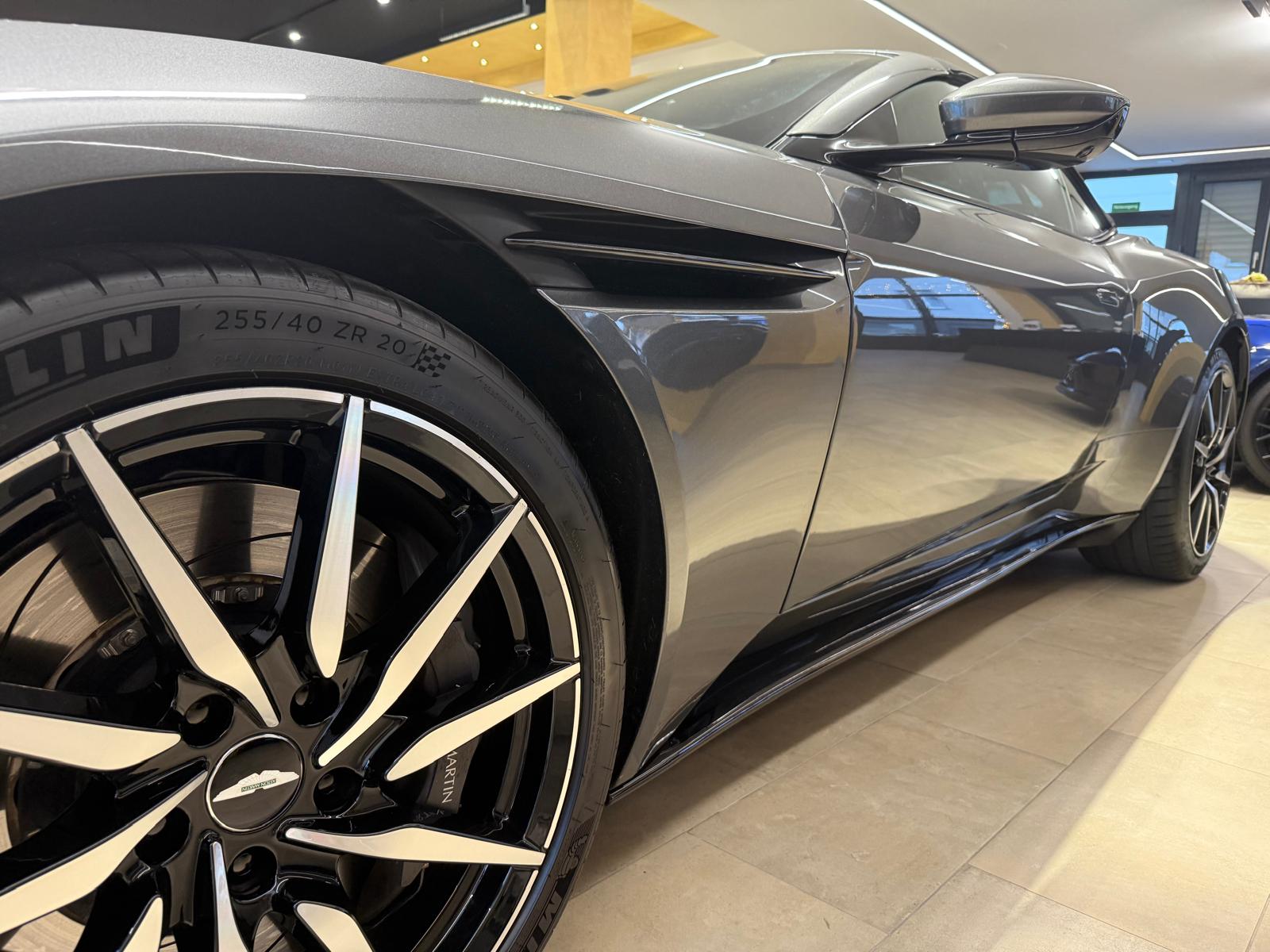 ASTON MARTIN DB11 V8 Volante Touchtronic 3-image-3
