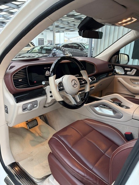 MERCEDES-BENZ GLS Maybach 600 9G-Tronic-image-9