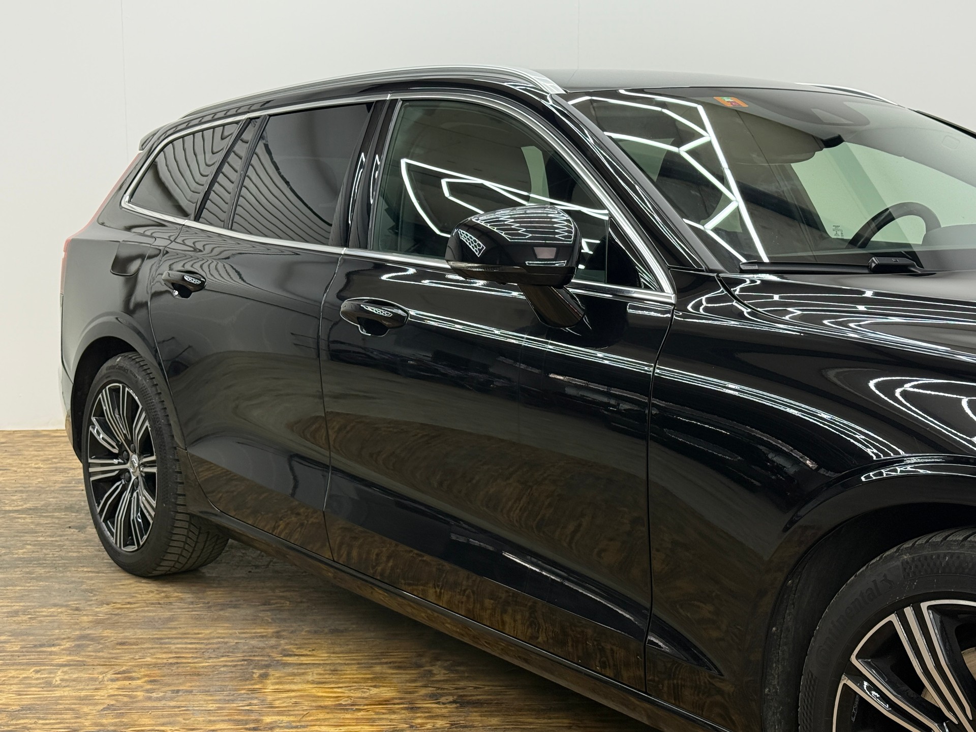 VOLVO V60 T6 eAWD Twin Engine Inscription Geartronic-image-16
