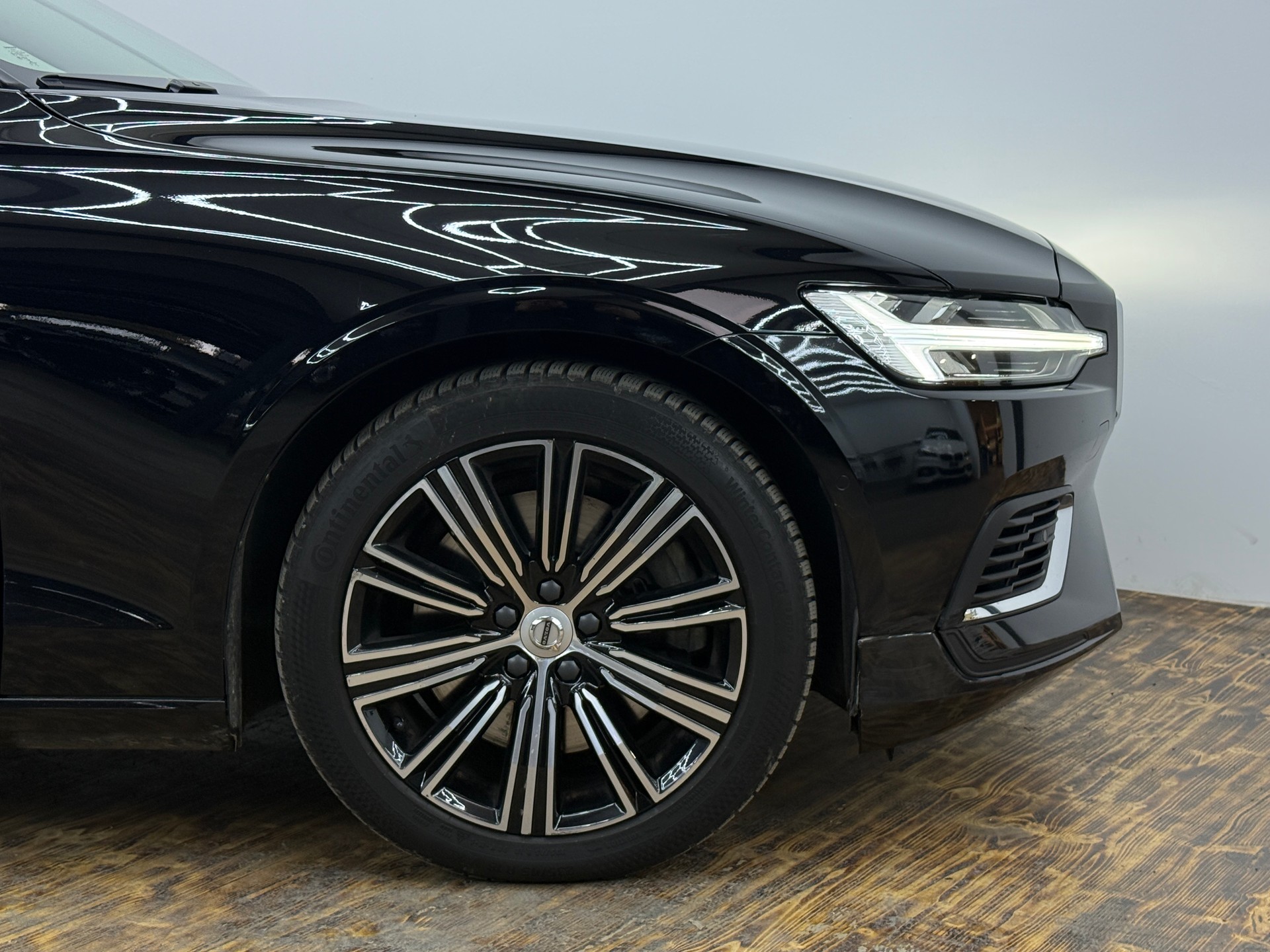 VOLVO V60 T6 eAWD Twin Engine Inscription Geartronic-image-17