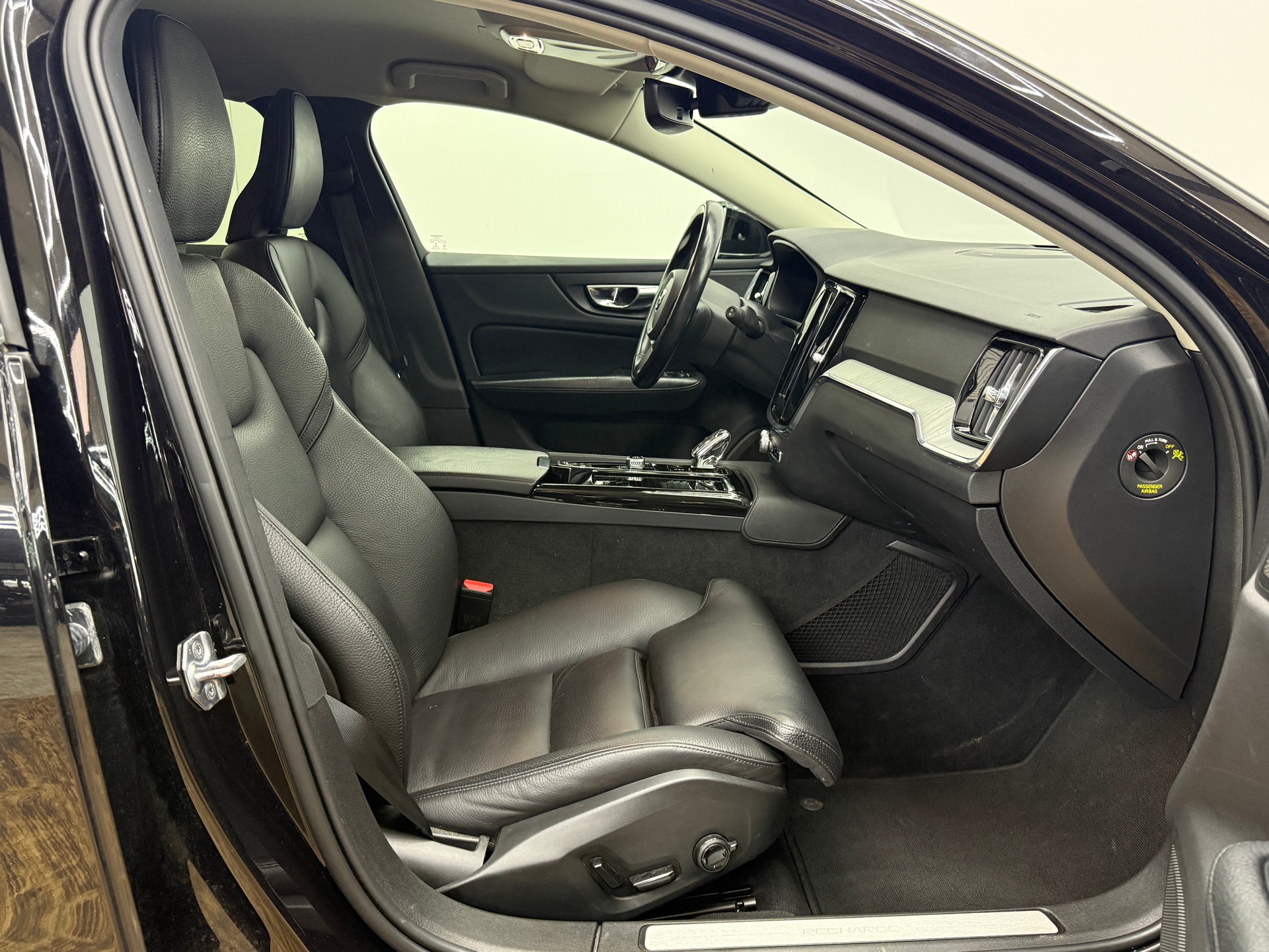 VOLVO V60 T6 eAWD Twin Engine Inscription Geartronic-image-20