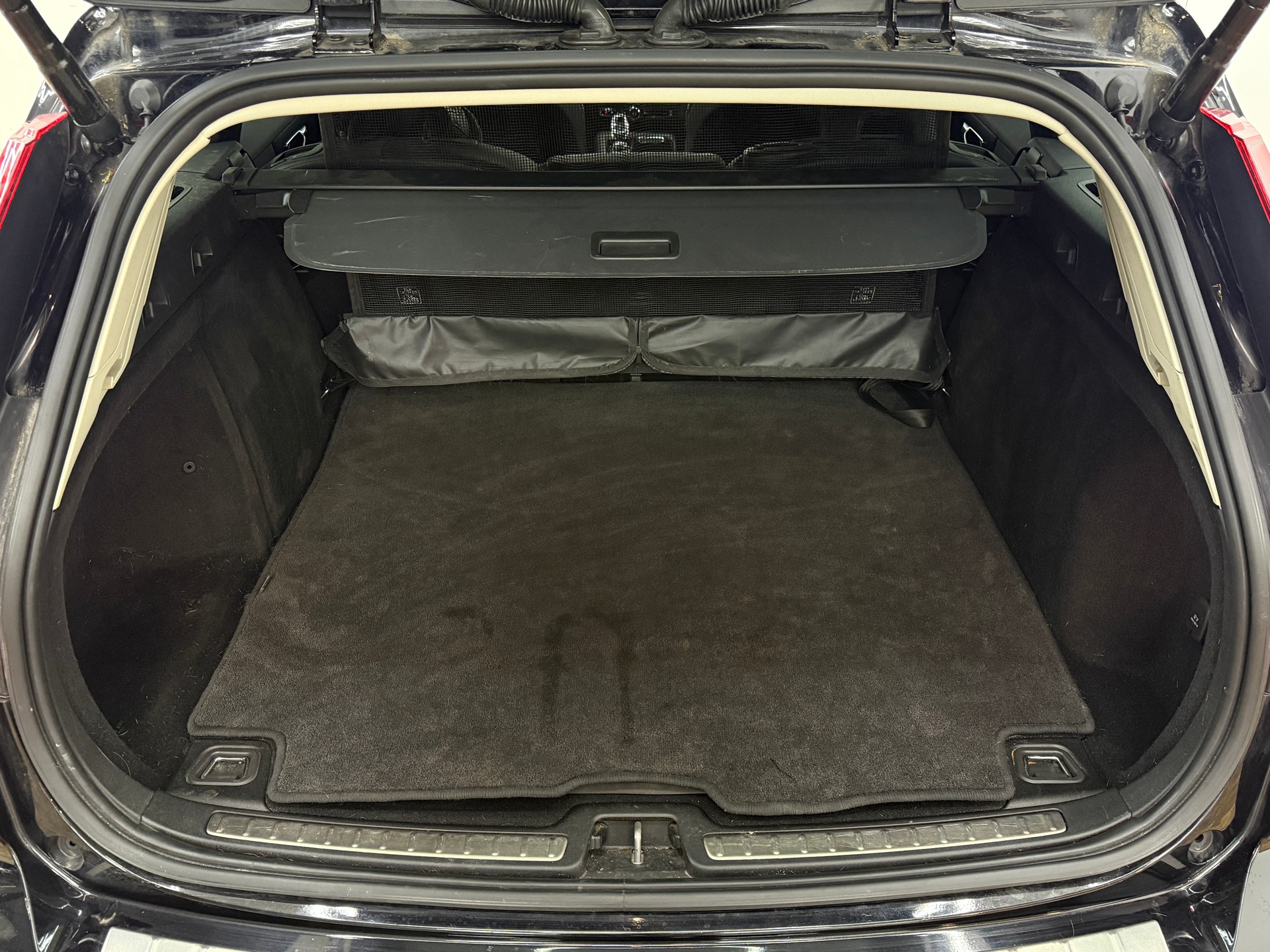 VOLVO V60 T6 eAWD Twin Engine Inscription Geartronic-image-24