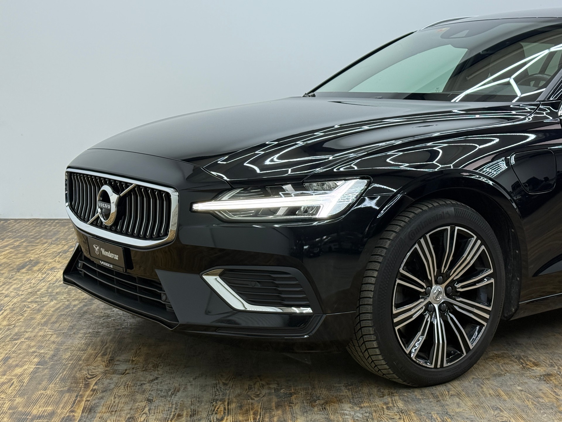 VOLVO V60 T6 eAWD Twin Engine Inscription Geartronic-image-4