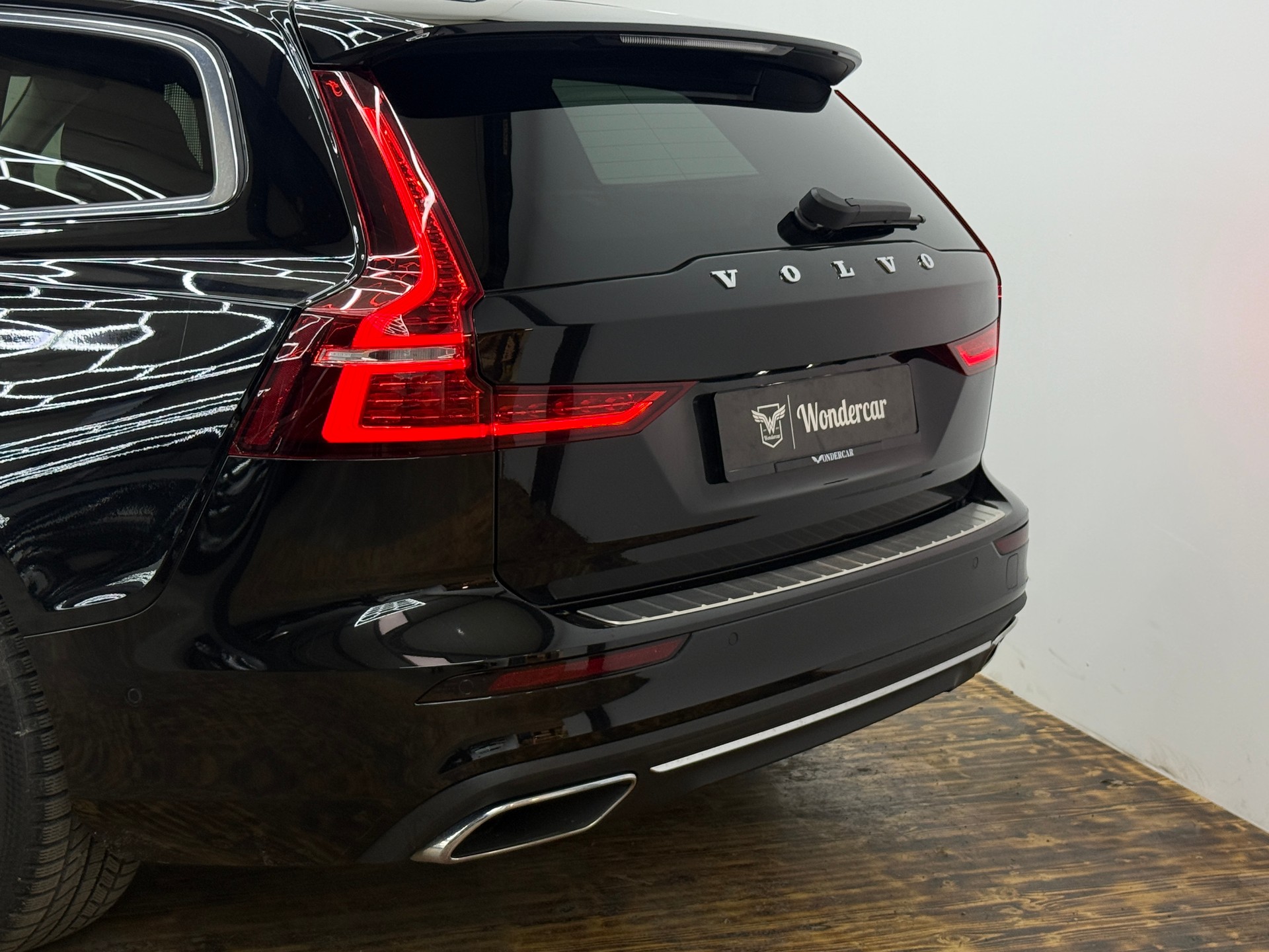 VOLVO V60 T6 eAWD Twin Engine Inscription Geartronic-image-10