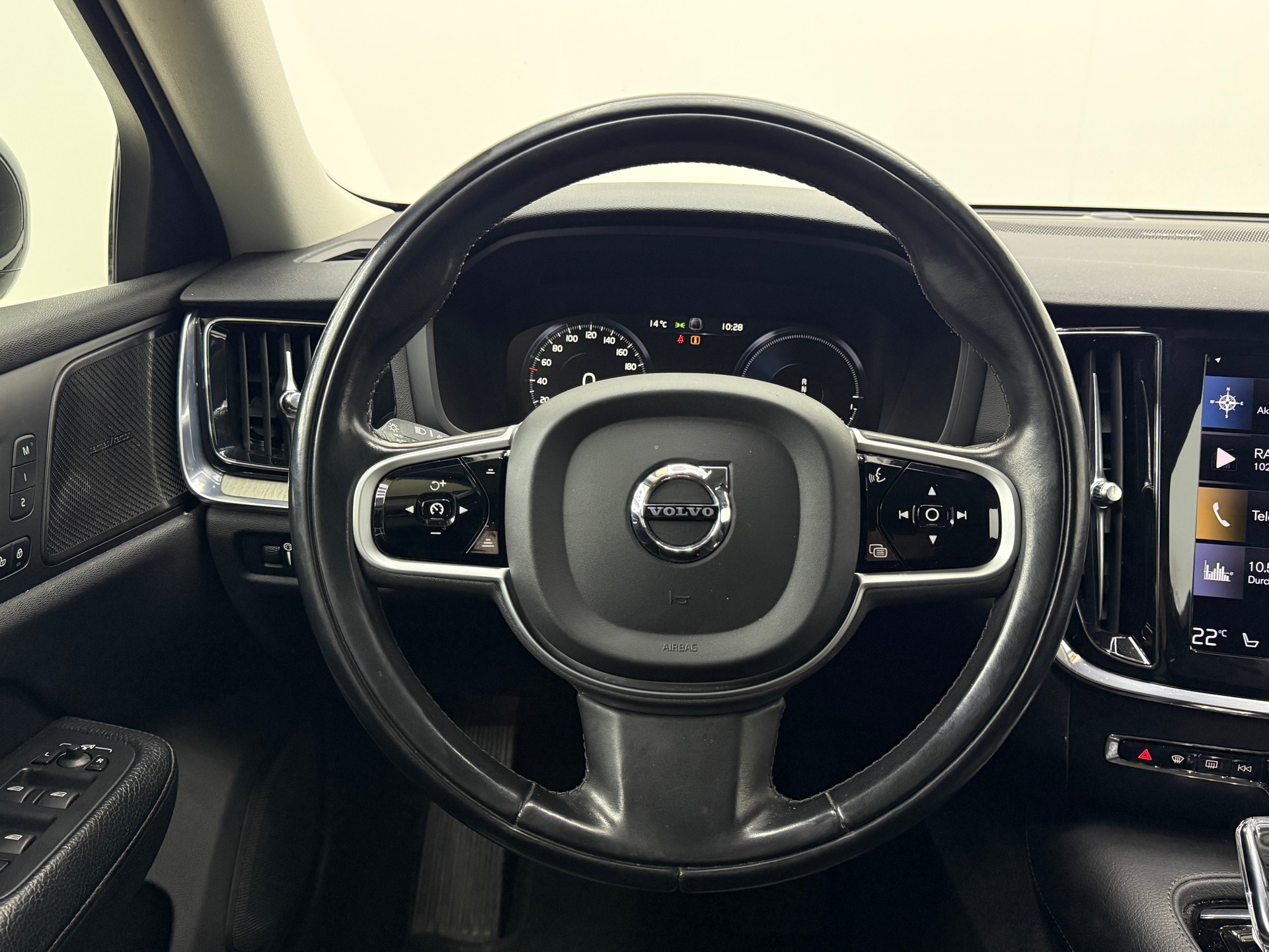 VOLVO V60 T6 eAWD Twin Engine Inscription Geartronic-image-26