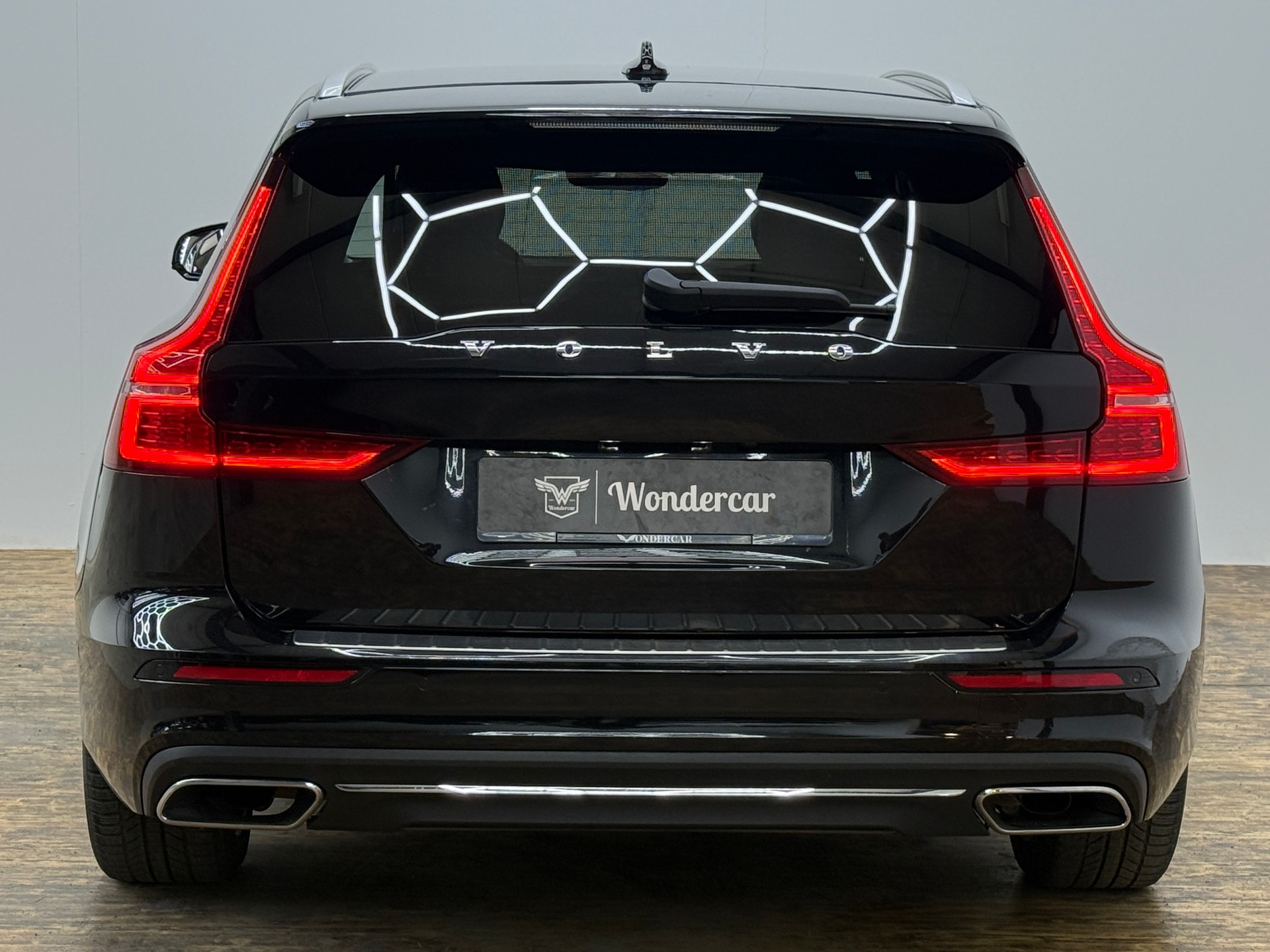 VOLVO V60 T6 eAWD Twin Engine Inscription Geartronic-image-11