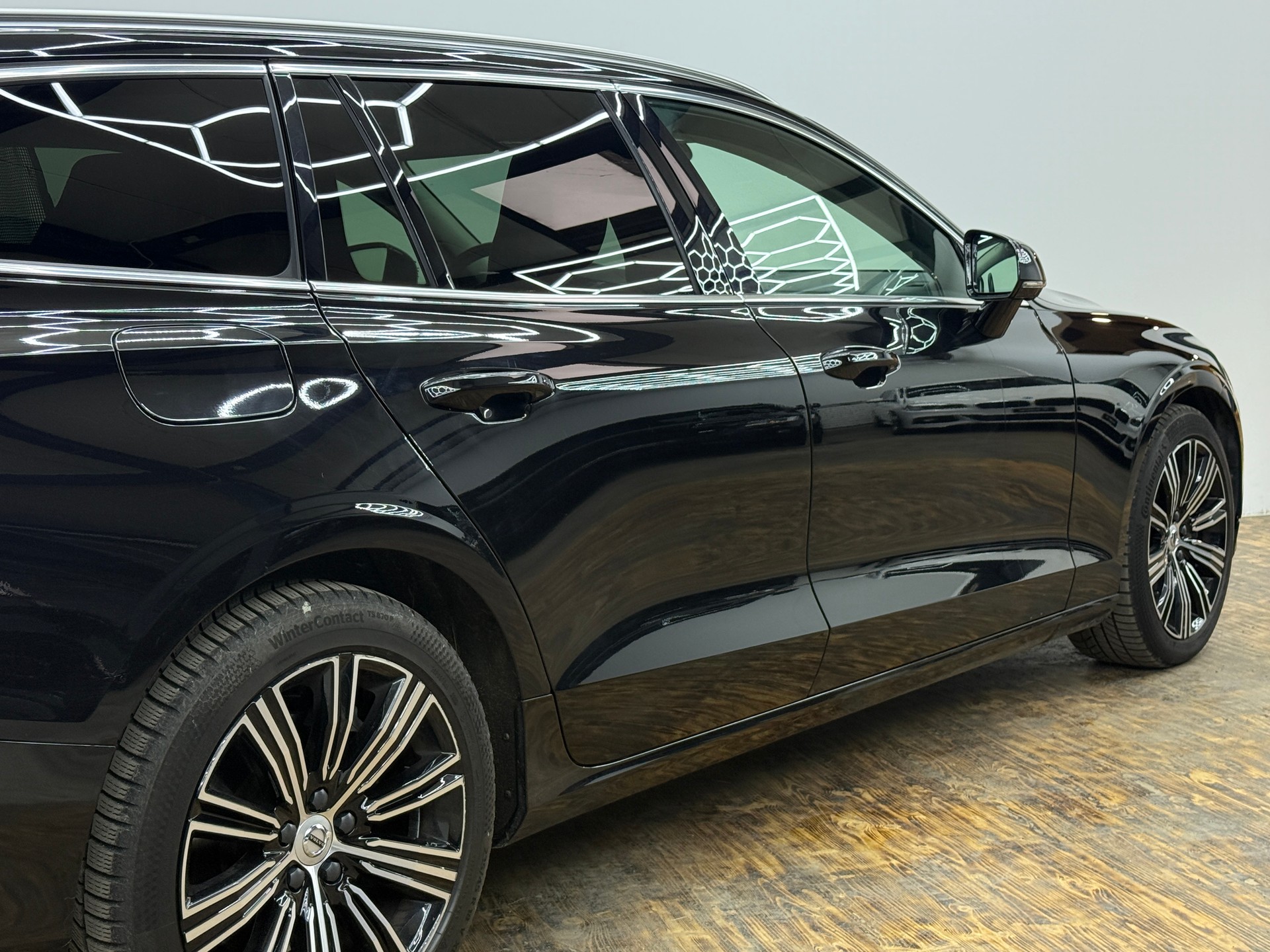 VOLVO V60 T6 eAWD Twin Engine Inscription Geartronic-image-15