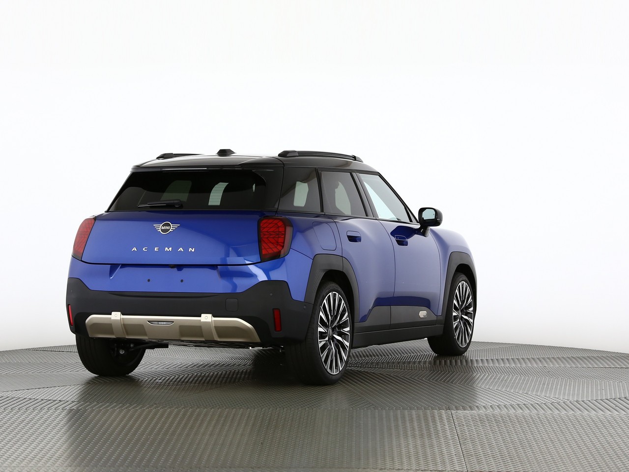 MINI Aceman E-showroom-element-1