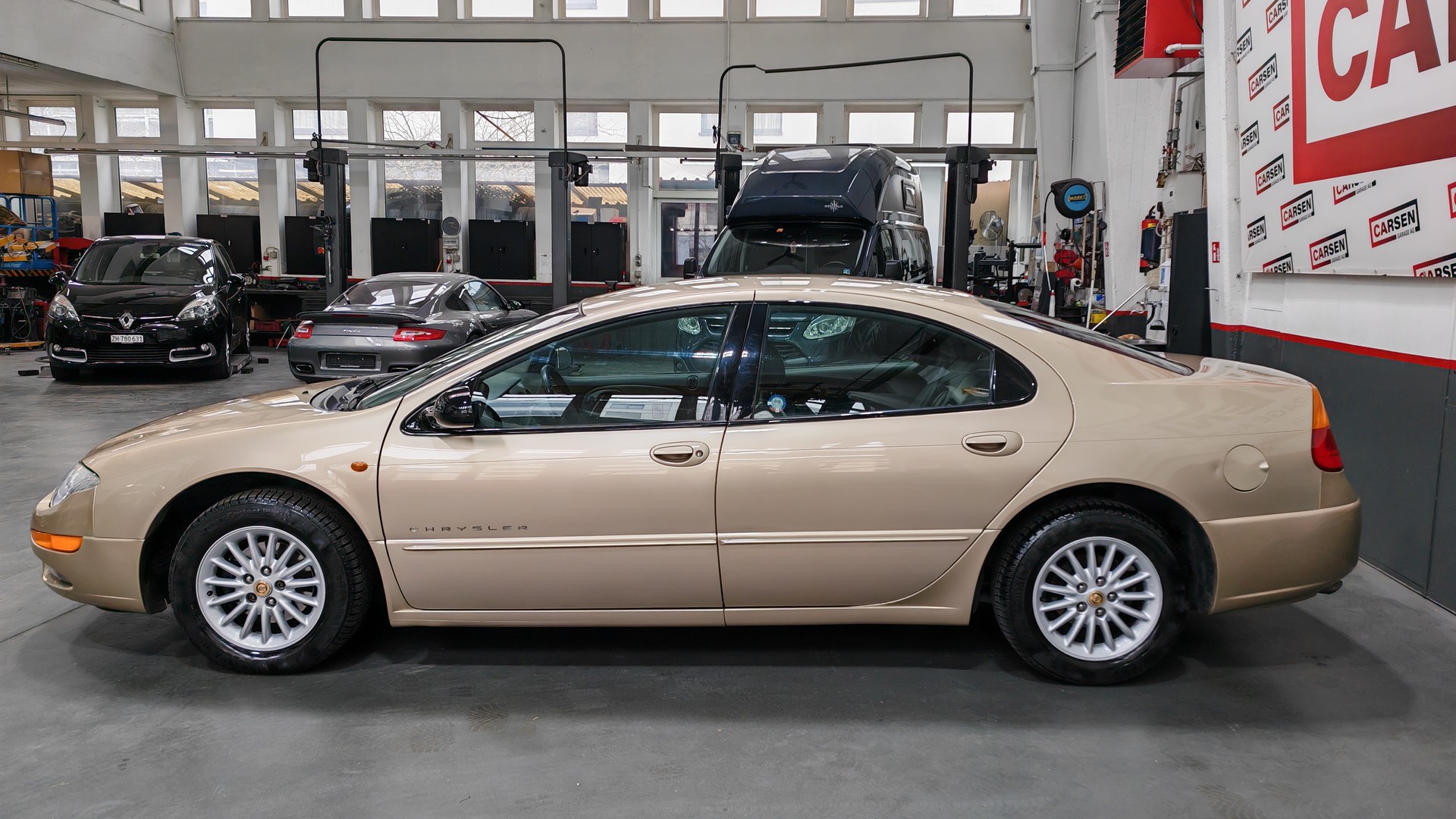 CHRYSLER 300M-image-6