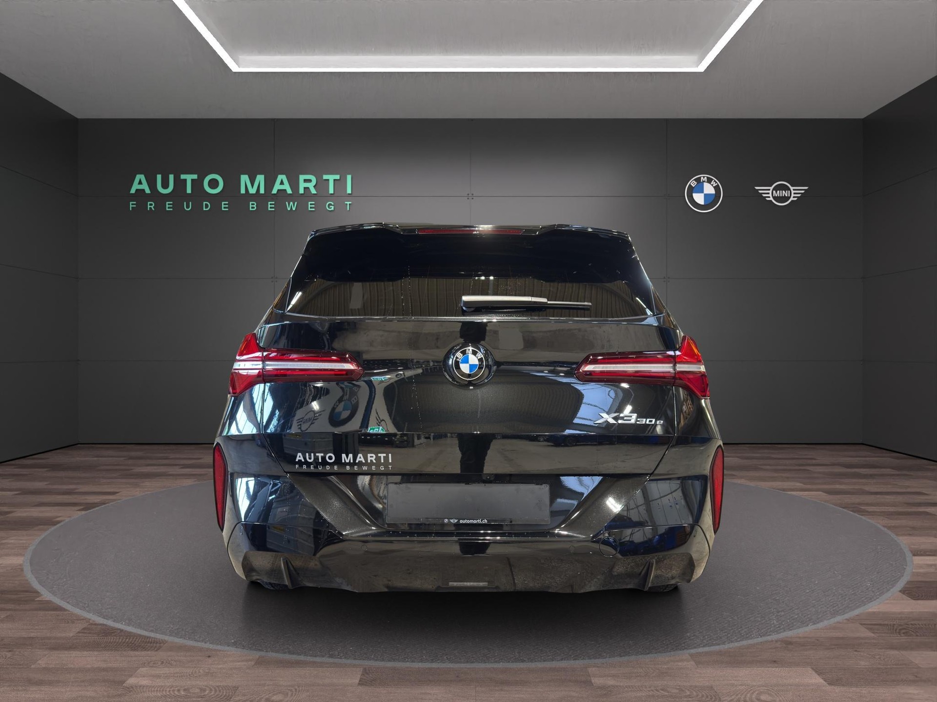 BMW X3 30e xDrive-showroom-element-2