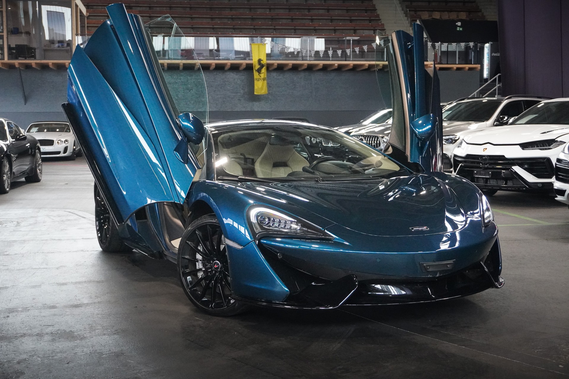 McLAREN 570GT Coupé 3.8 V8 SSG-image-8