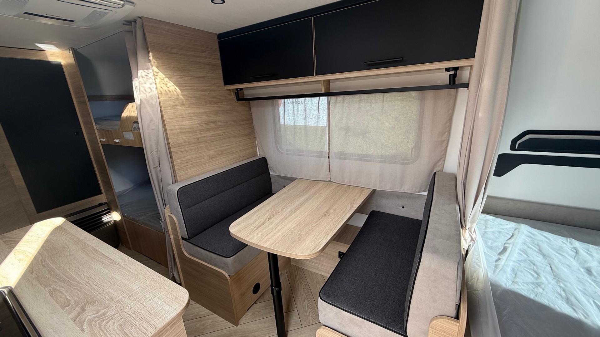 CARAVELAIR Sport Line 496-image-6