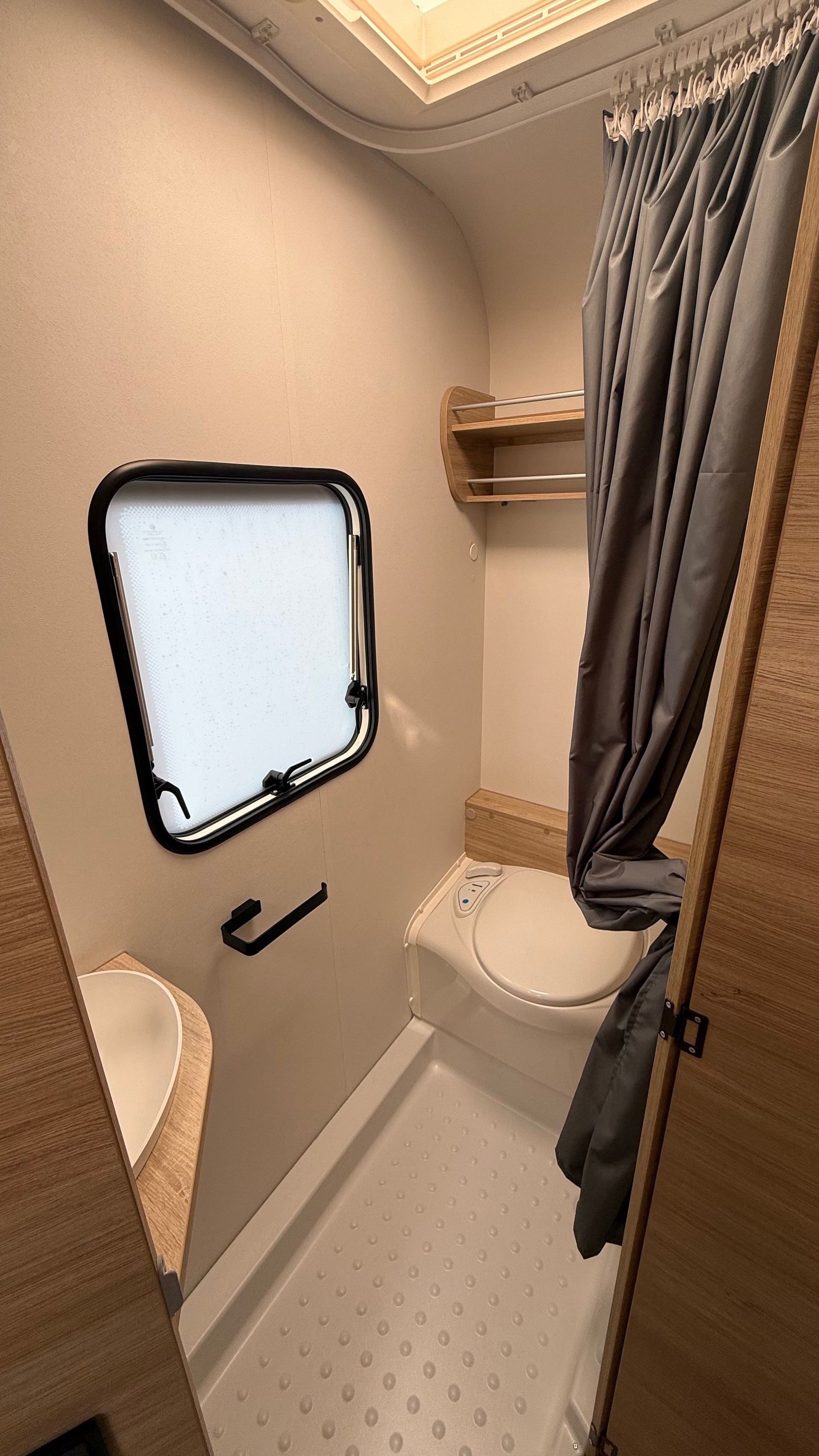 CARAVELAIR Sport Line 496-image-18