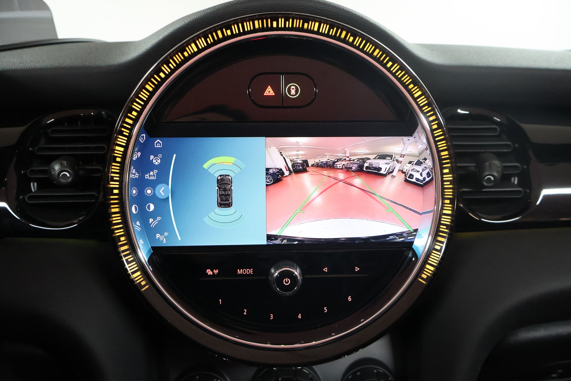 MINI Cooper John Cooper Works Cabriolet Steptronic-image-12