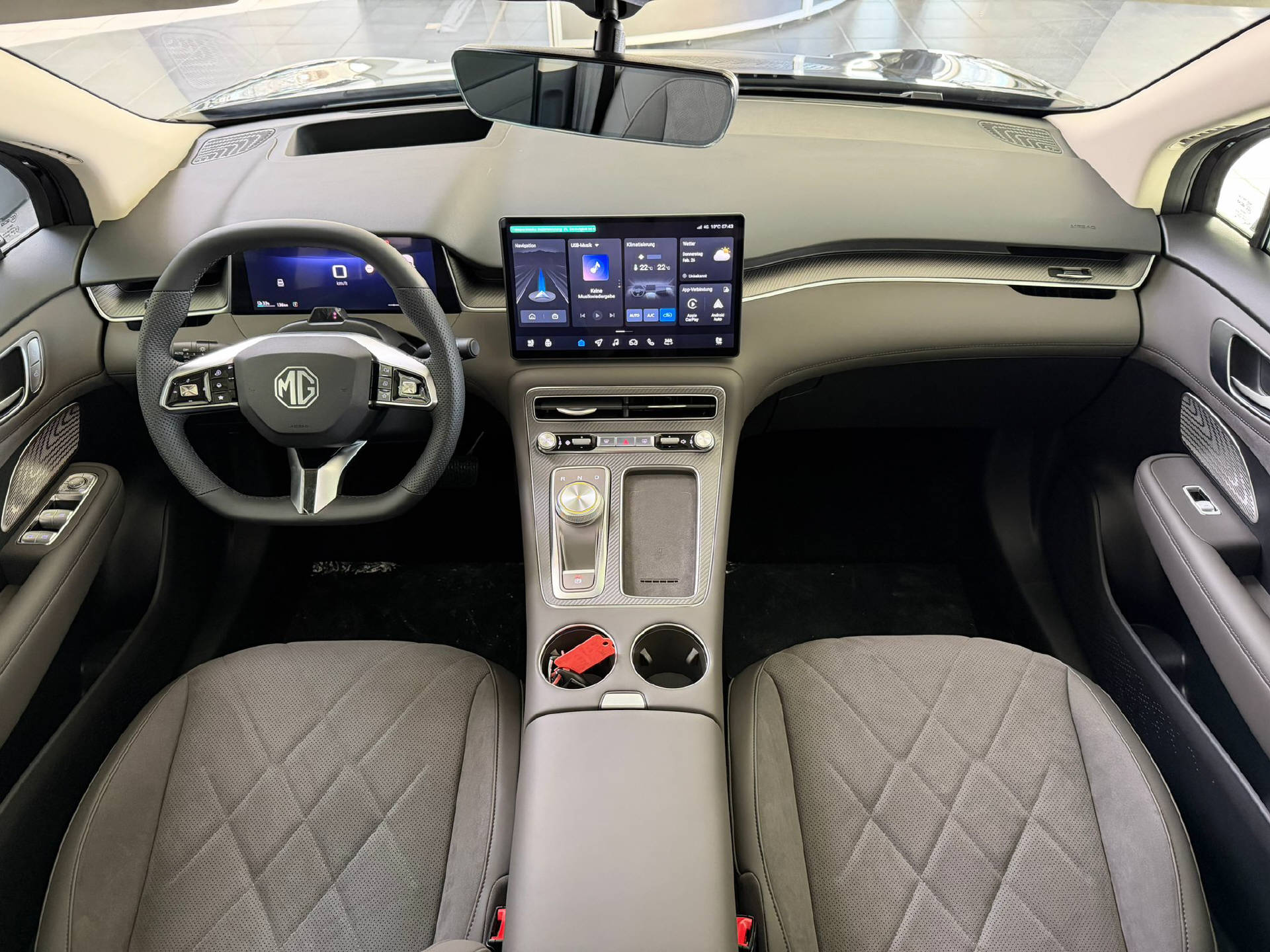 MG S6 EV 77 kWh Luxury 4WD-image-6