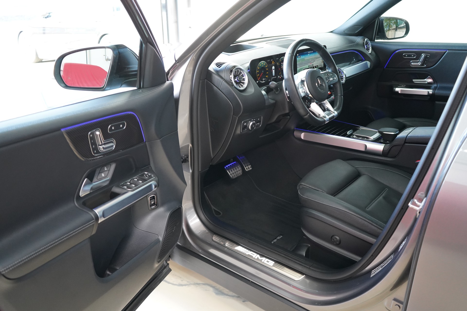 MERCEDES-BENZ GLB 35 AMG 4Matic 8G-Tronic-image-13