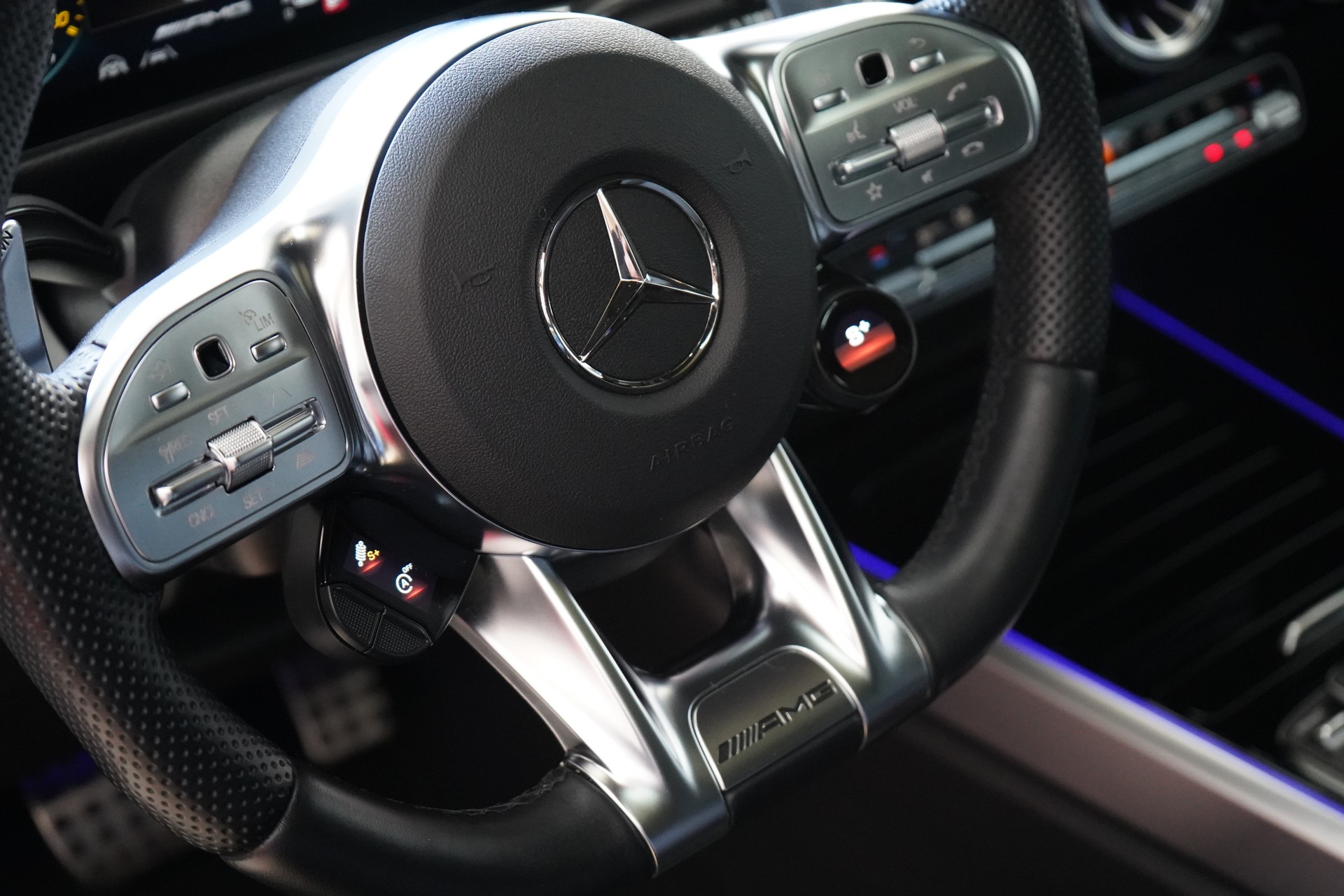 MERCEDES-BENZ GLB 35 AMG 4Matic 8G-Tronic-image-15