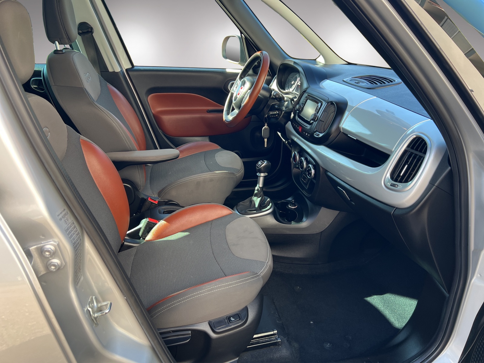 FIAT 500L 1.6 JTD Trekking Line-image-12