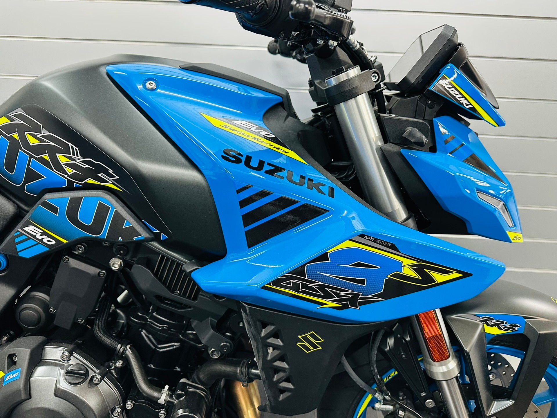SUZUKI GSX 8 S EVO-image-2