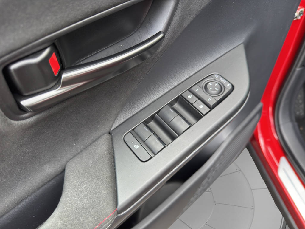 TOYOTA C-HR 2.0 HEV GR Sport 4x4-image-4