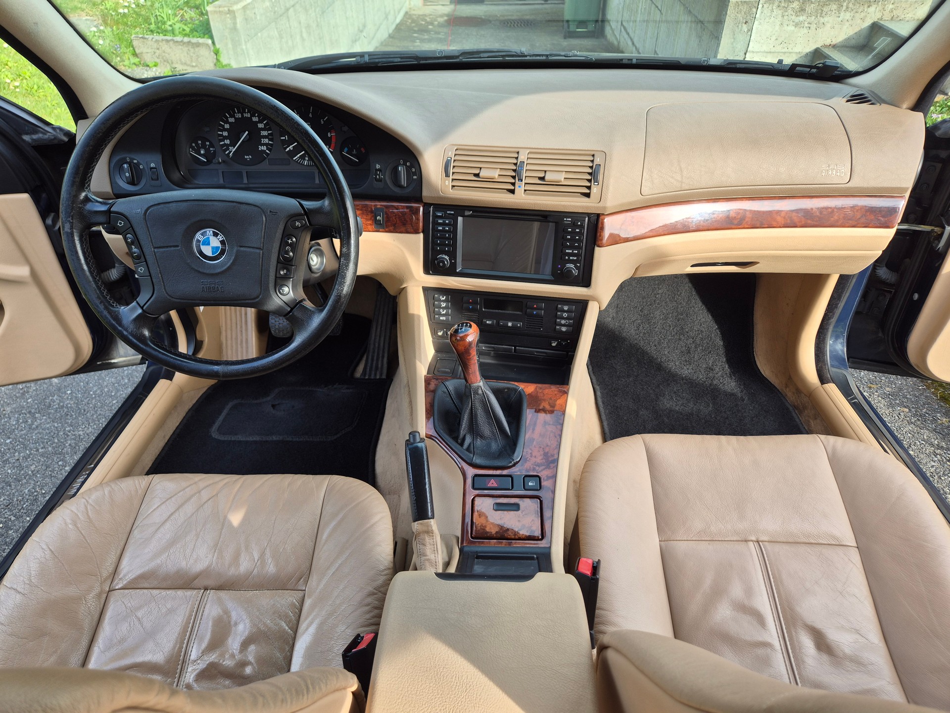 BMW 535i-image-5
