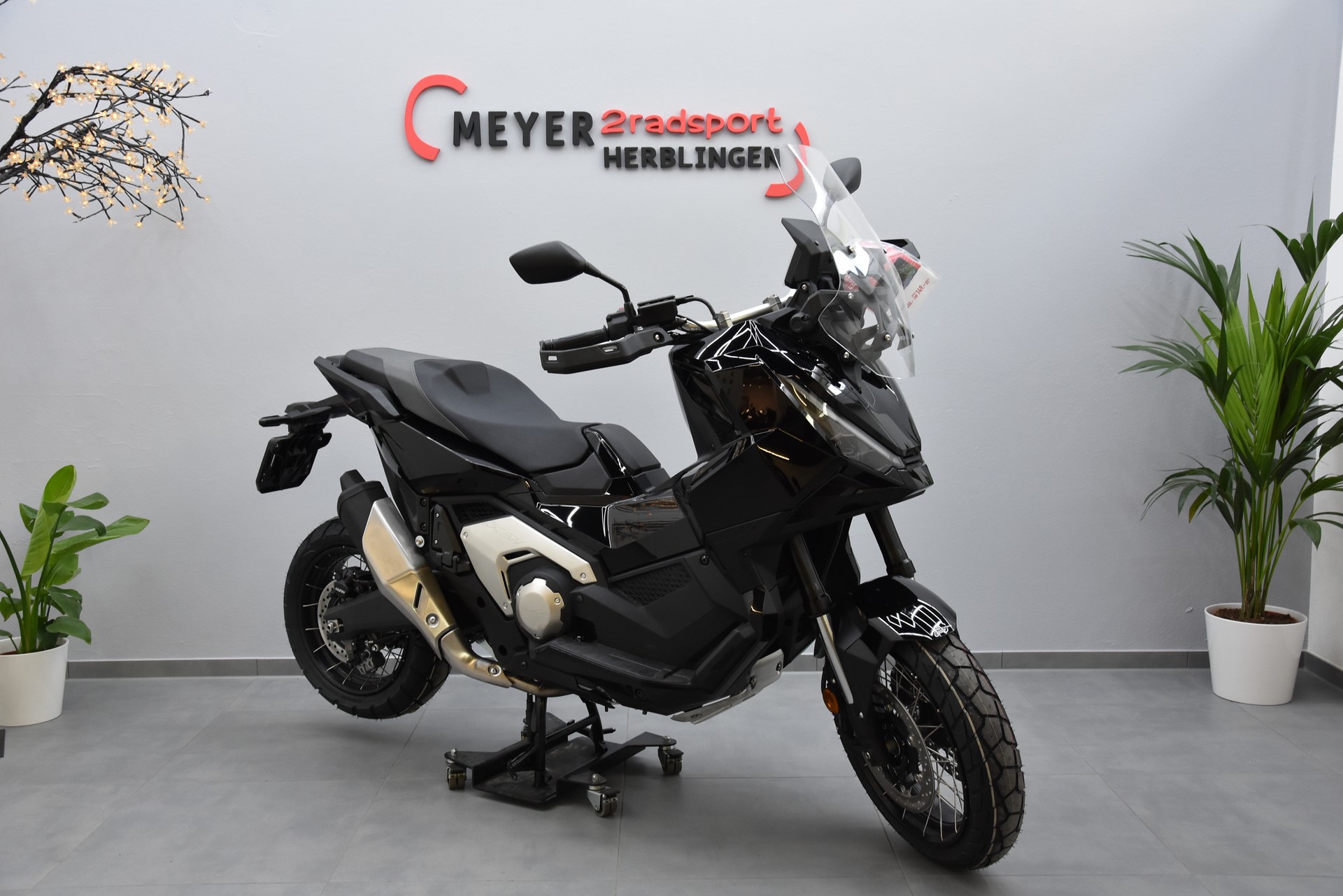 HONDA X-ADV 750-image-0