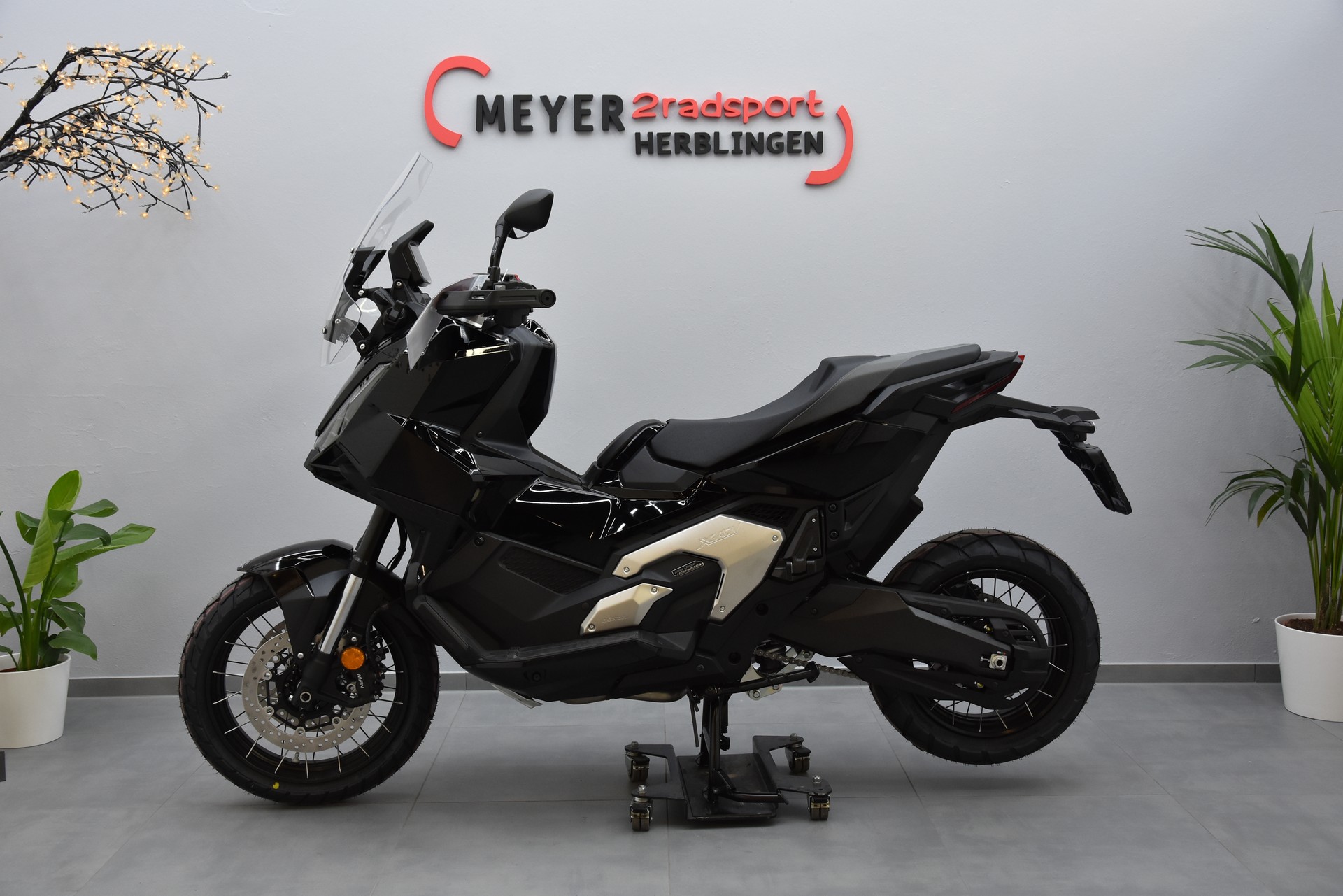 HONDA X-ADV 750-image-4