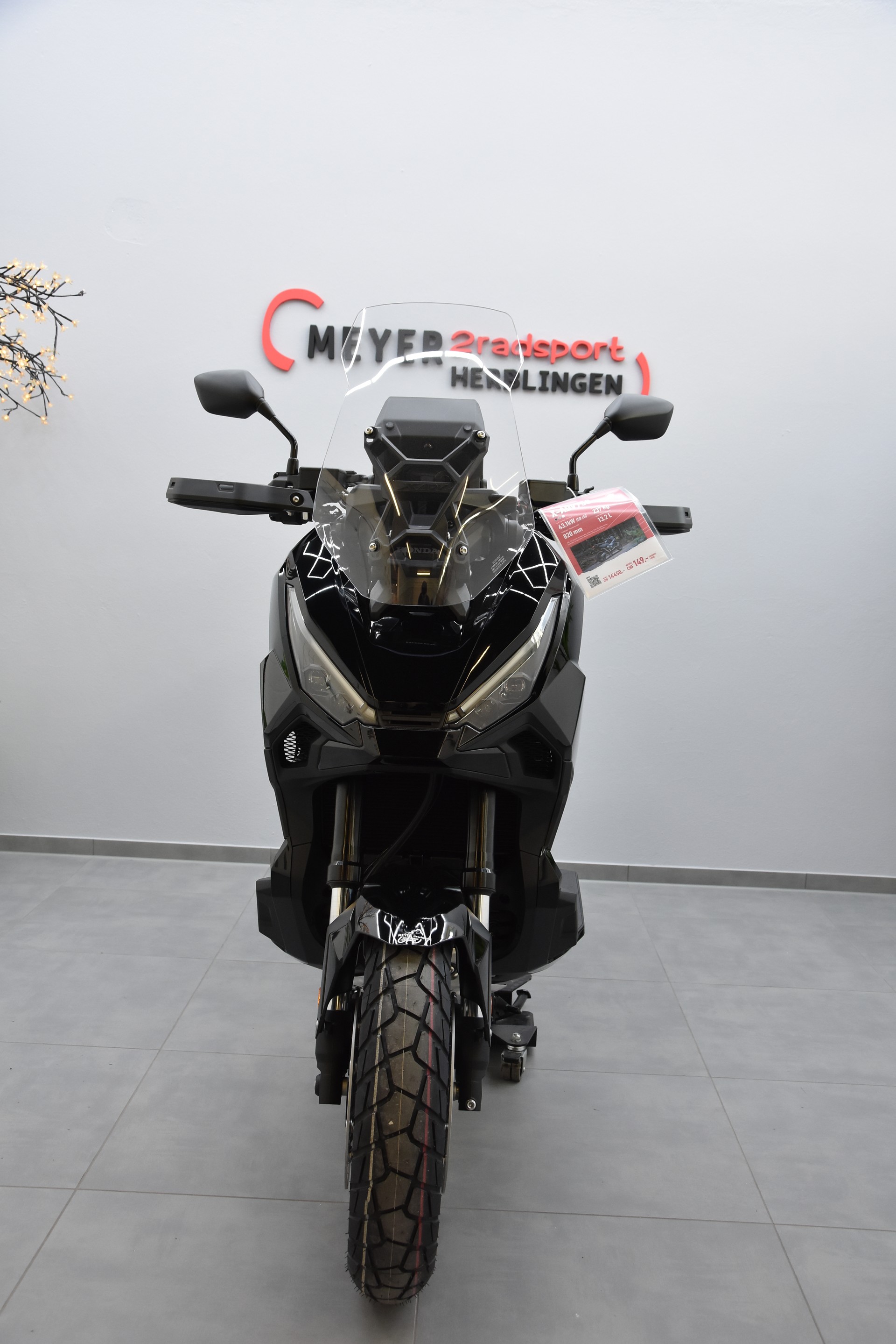 HONDA X-ADV 750-image-2