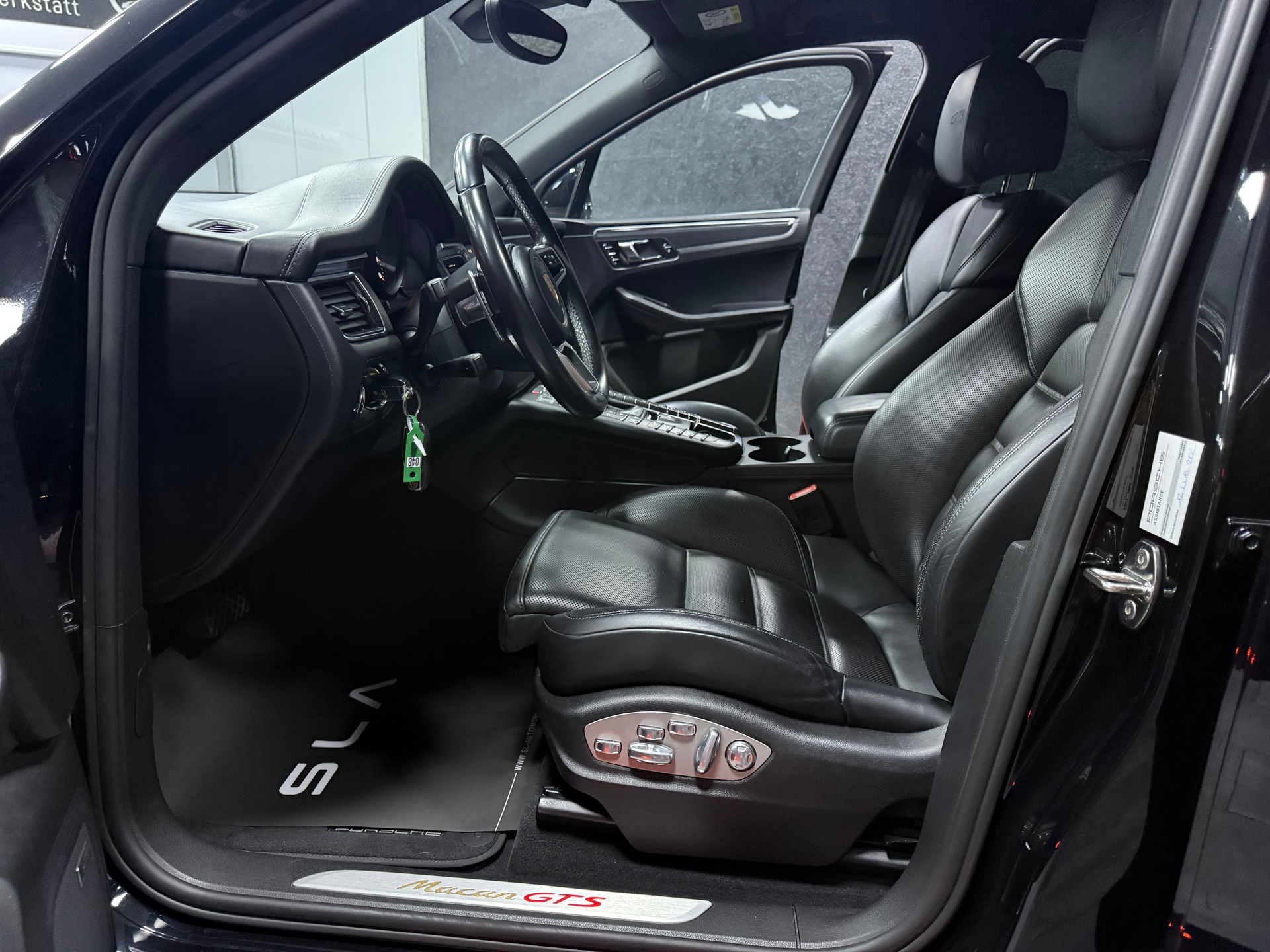 PORSCHE Macan GTS PDK / CH Fahrzeug / Vollausstattung-image-8