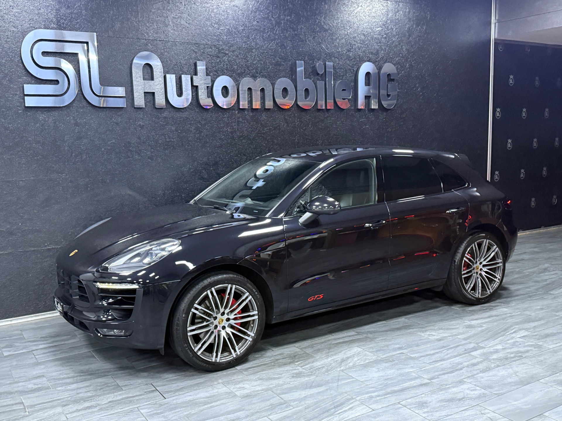 PORSCHE Macan GTS PDK / CH Fahrzeug / Vollausstattung-showroom-element-2