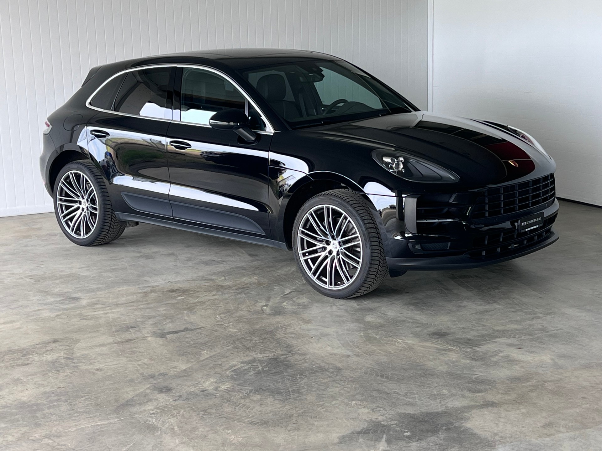 PORSCHE Macan S PDK-showroom-element-1