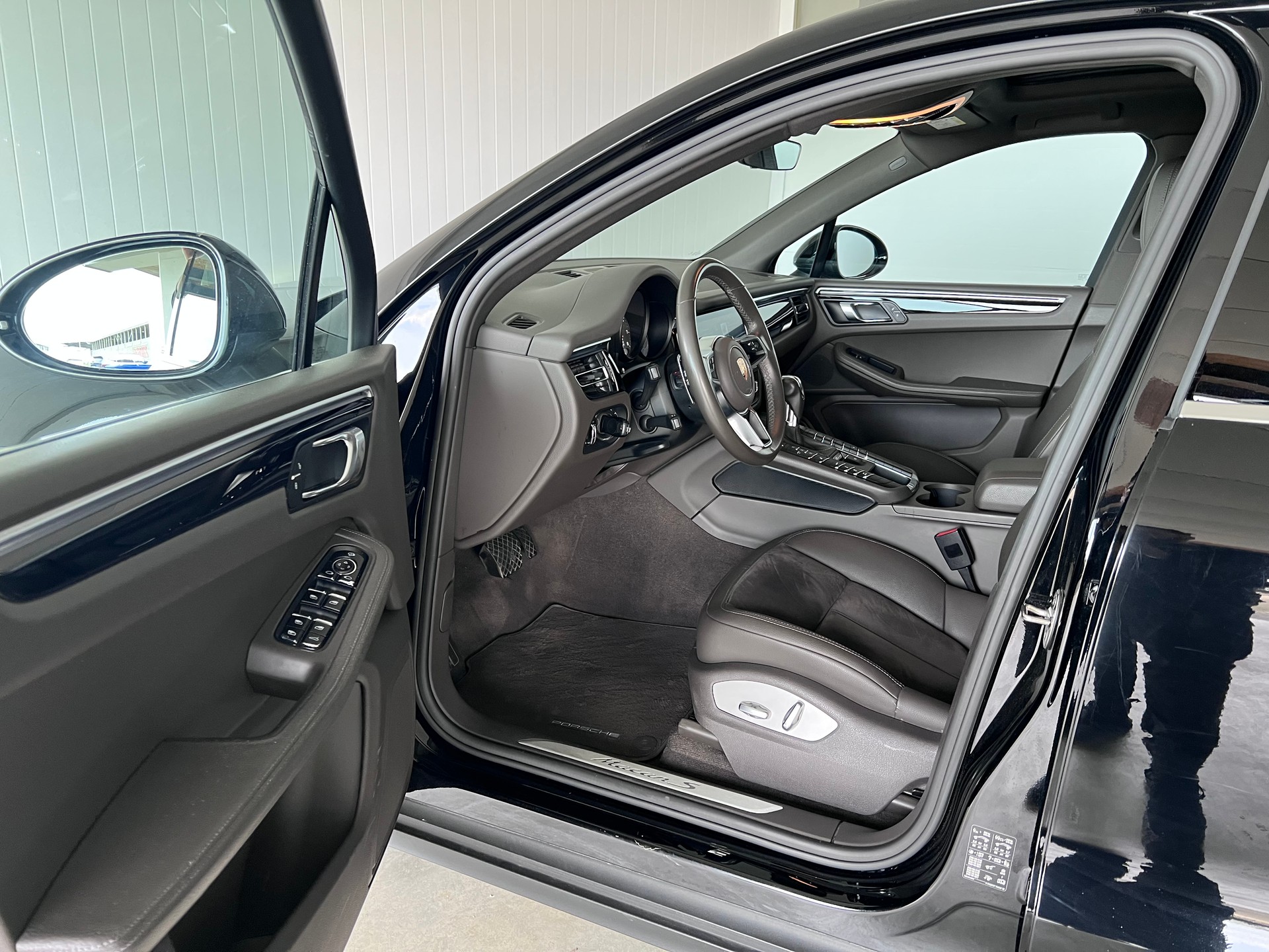 PORSCHE Macan S PDK-image-9