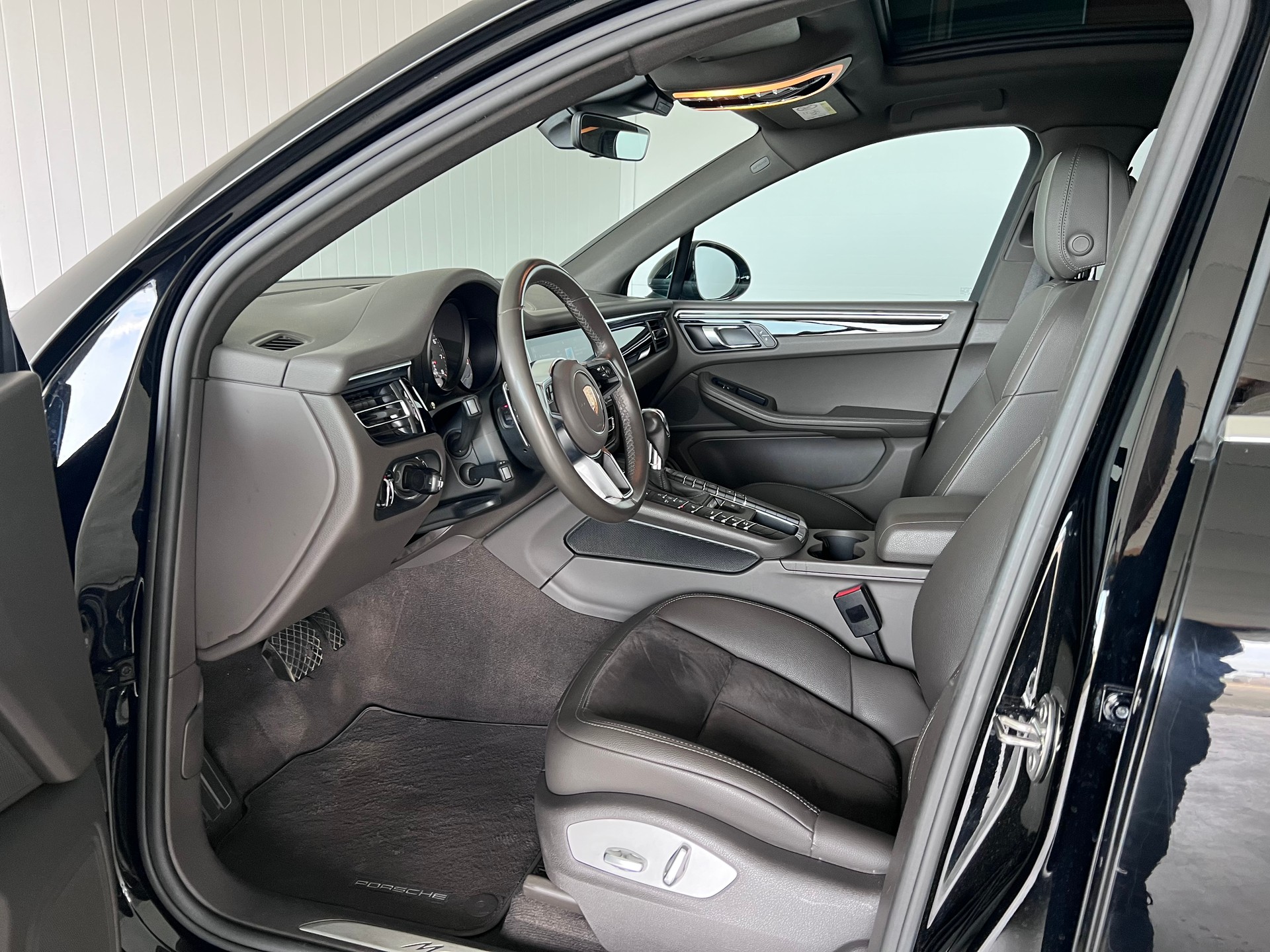 PORSCHE Macan S PDK-image-10